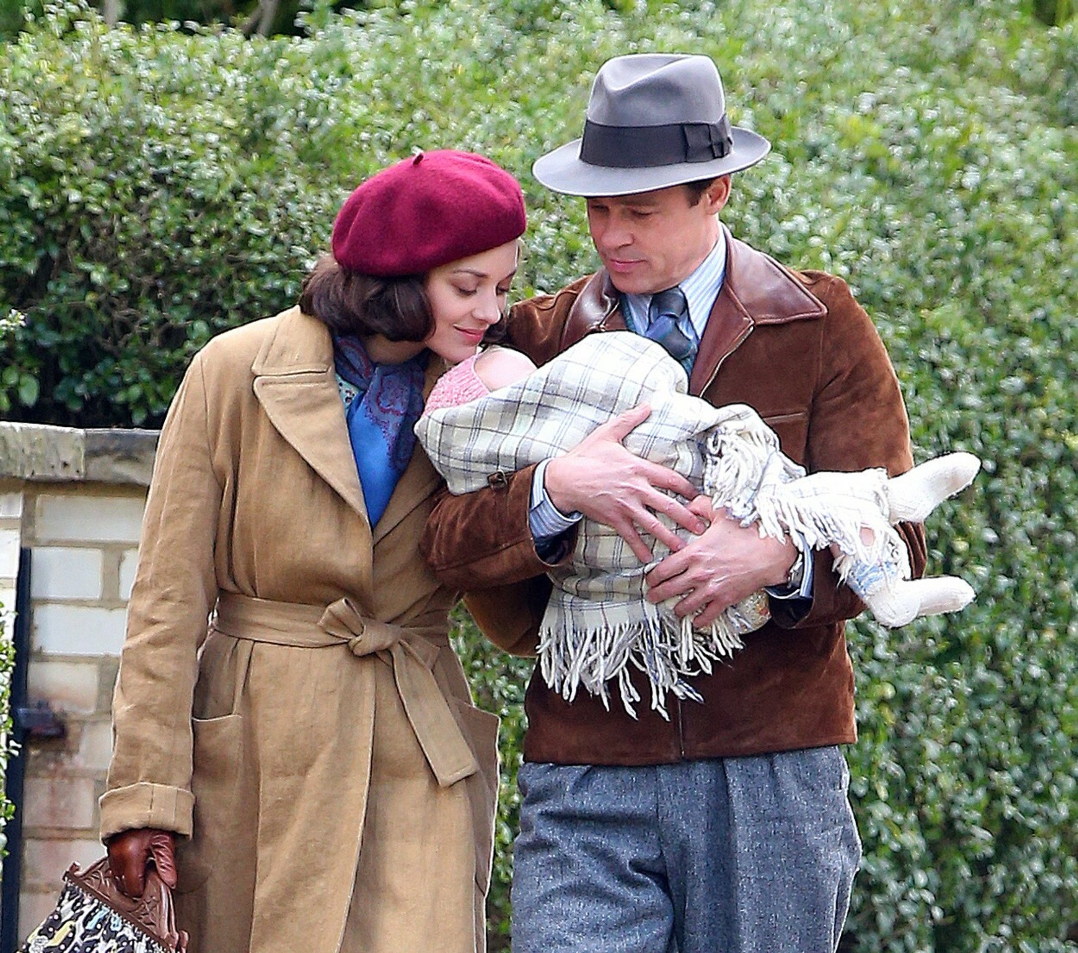 Brad Pitt a Marion Cottilard v novom filme Päť sekúnd ticha.