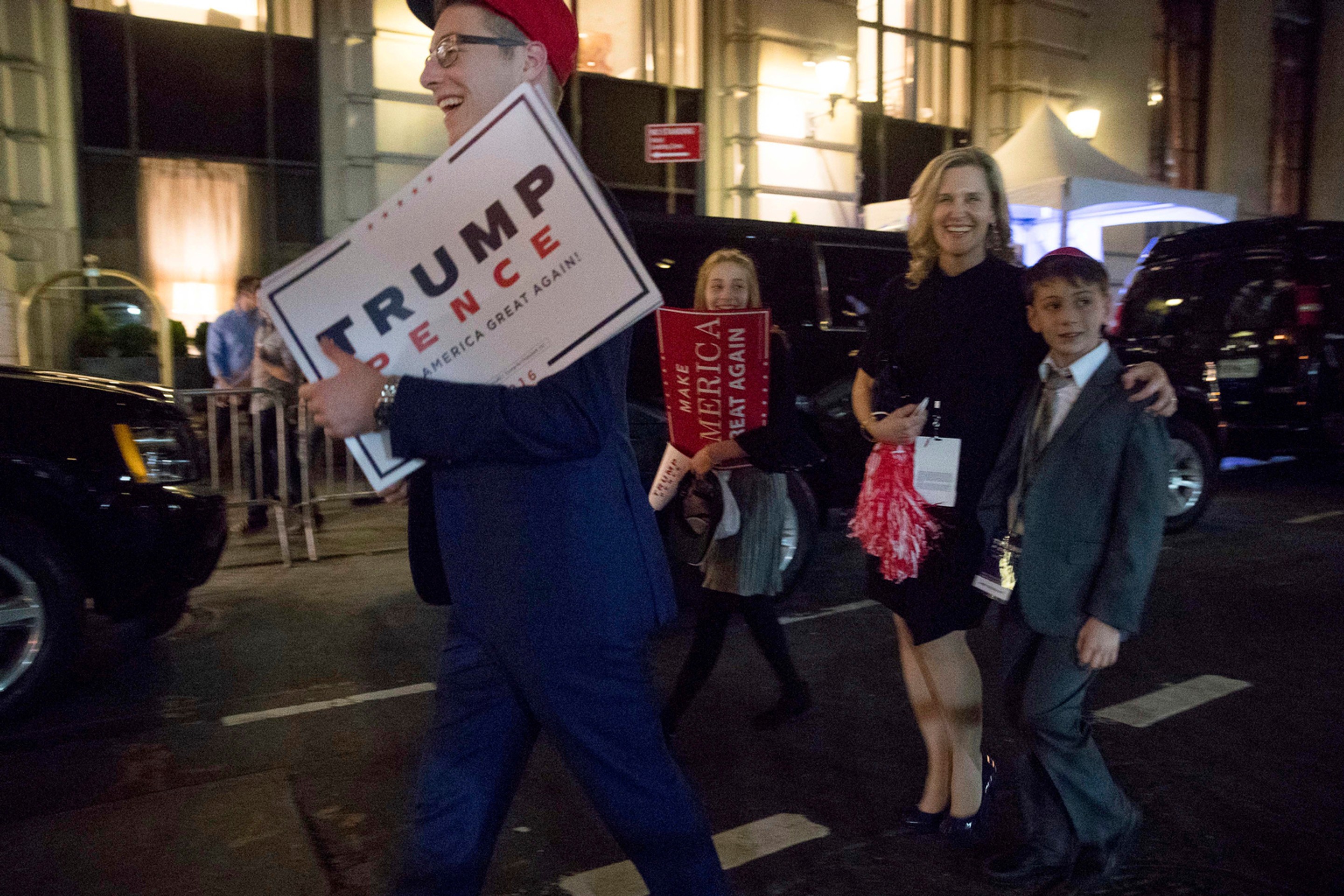 Podporovatelia Donalda Trumpa neskrývali radosť z jeho víťazstva.