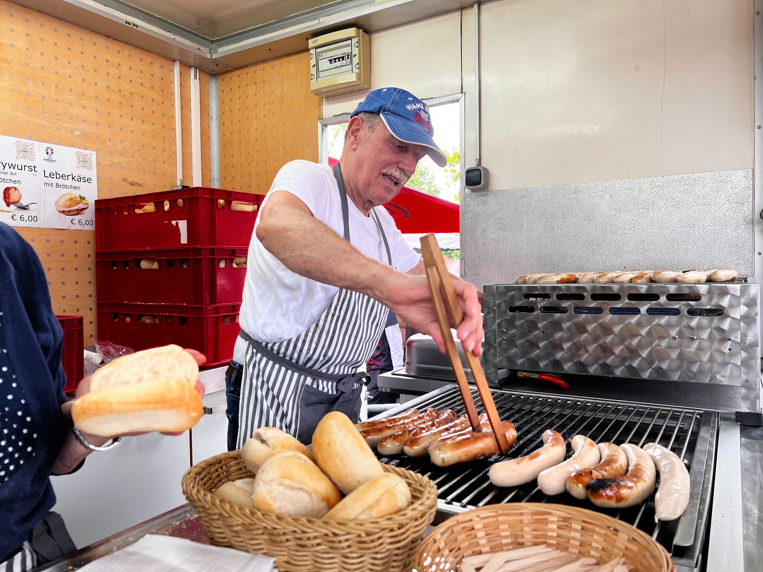 Bufet pred štadiónom v Düsseldorfe.