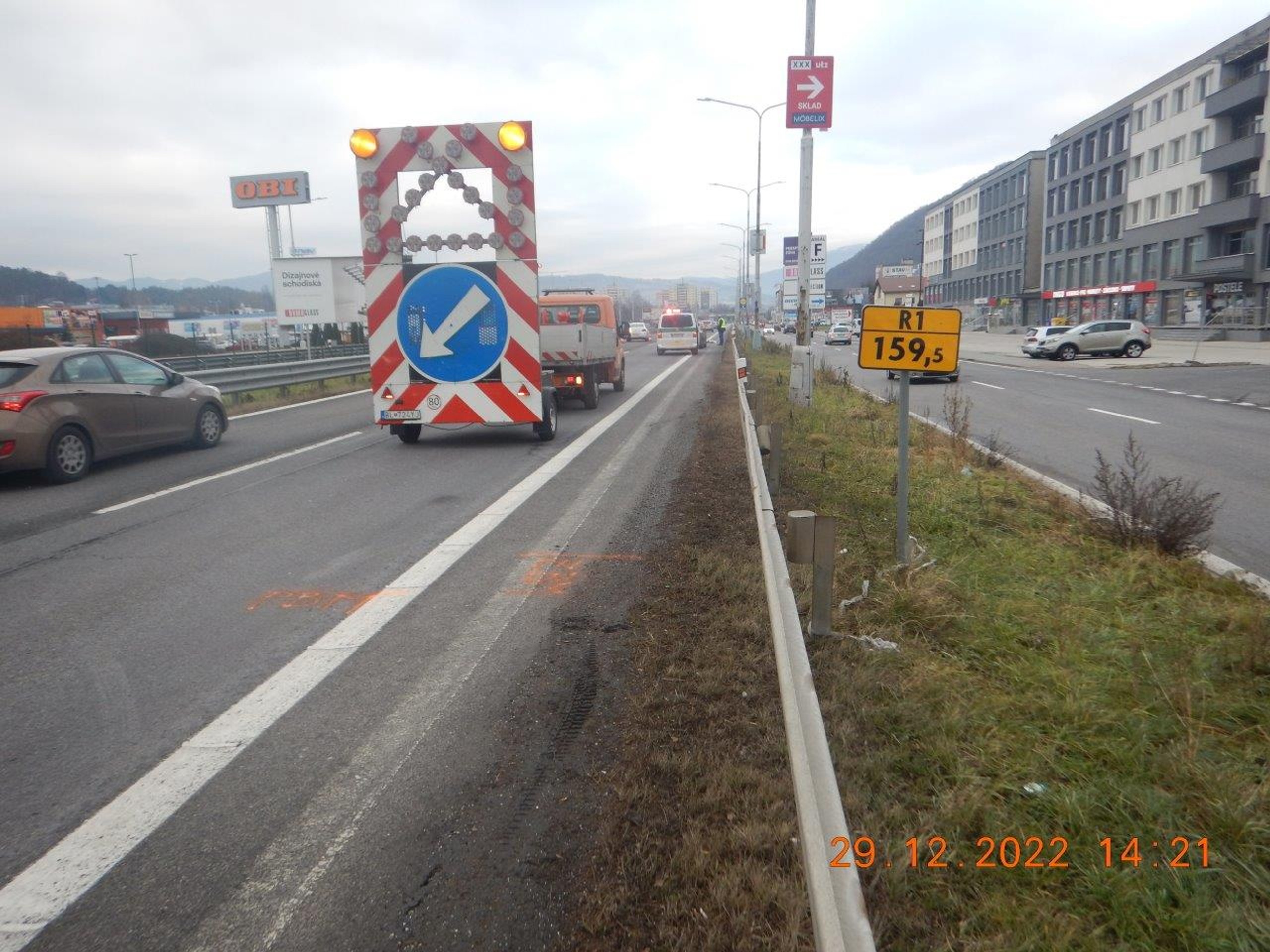 Nehoda na R1.