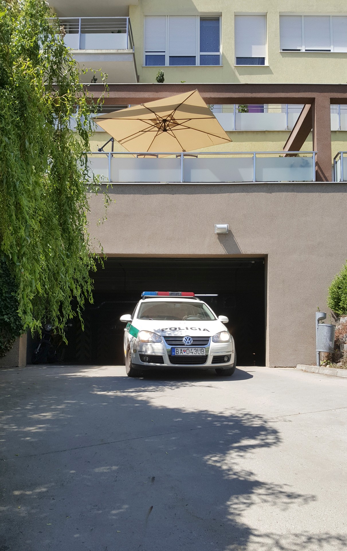 Policajná razia u podnikateľa Ladislava Bašternáka