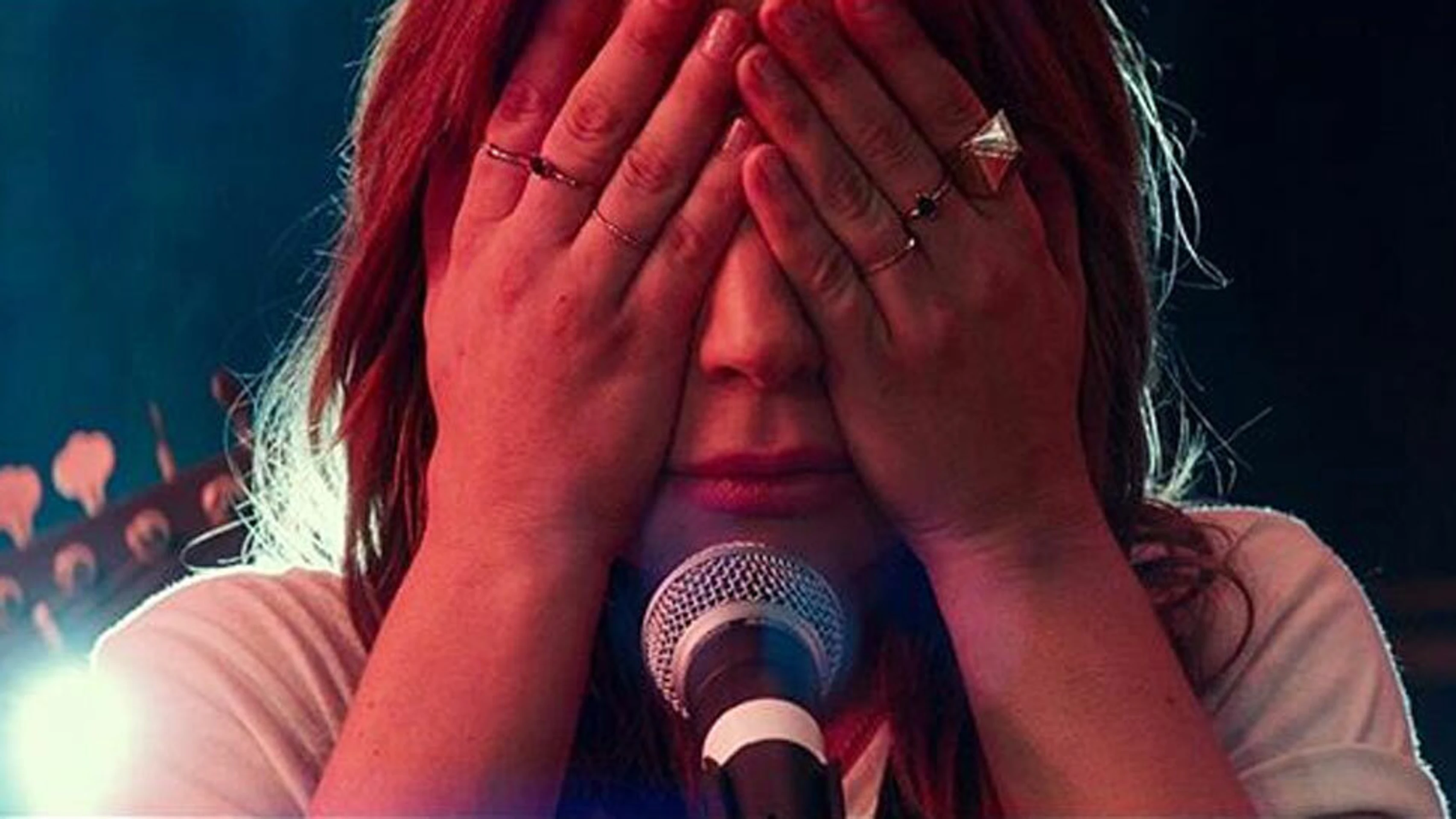 Lady Gaga ako Ally vo filme Zrodila sa hviezda