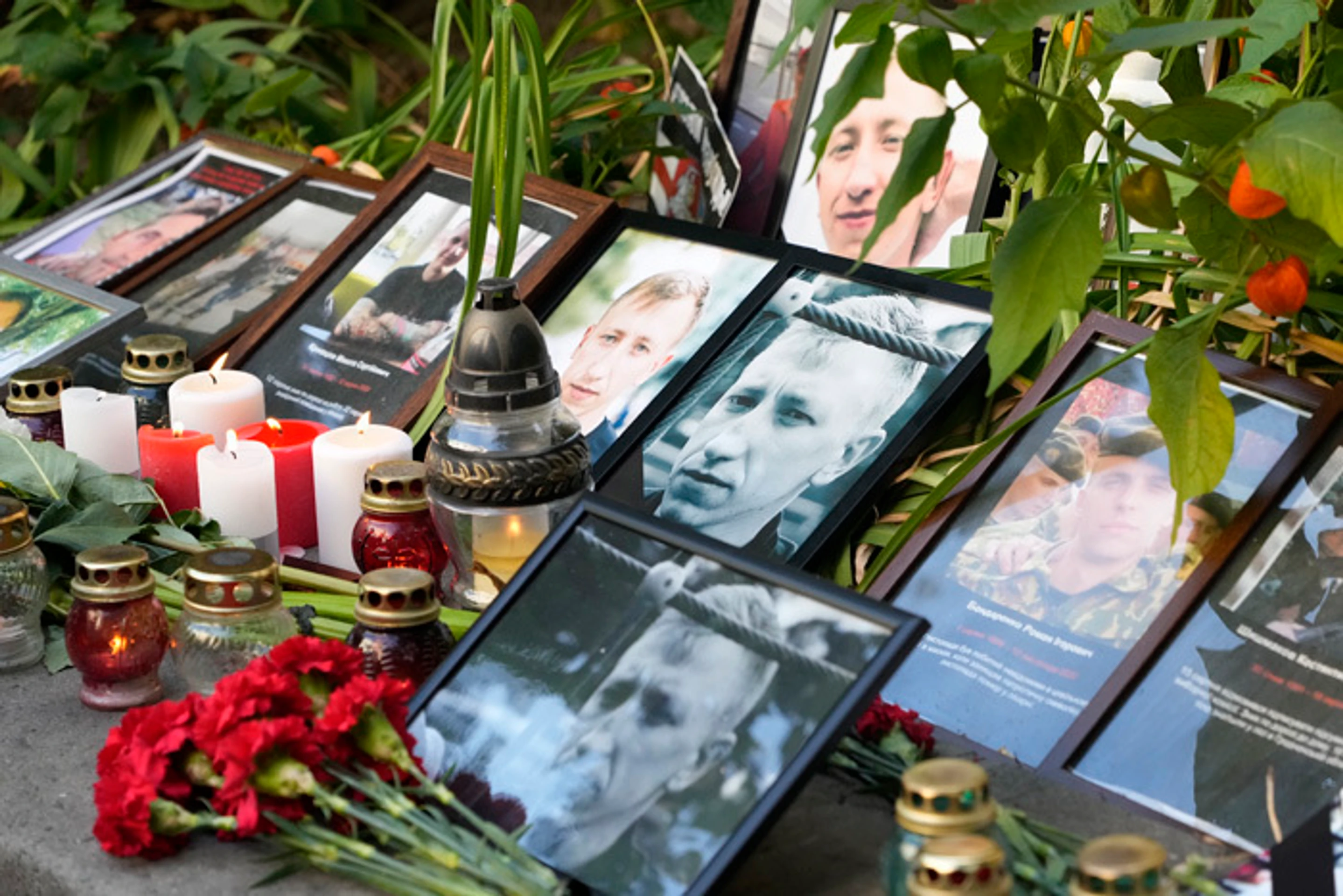 Pietne miesto Vytaľa Šyšova pred bieloruskou ambasádou v Kyjeve.