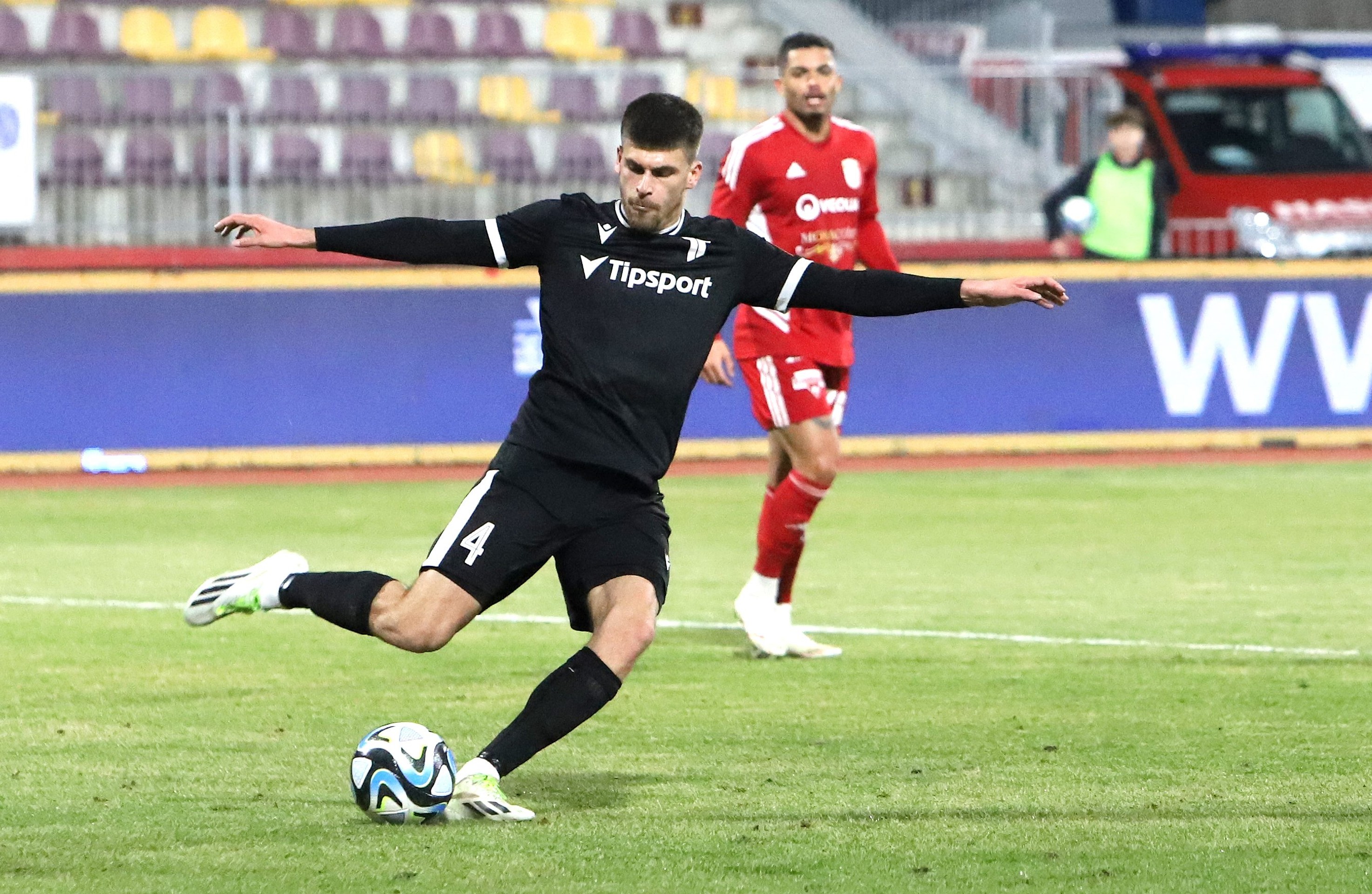 Samuel Kozlovský (Trenčín) v zápase 20. kola Niké ligy na pôde Banskej Bystrice.