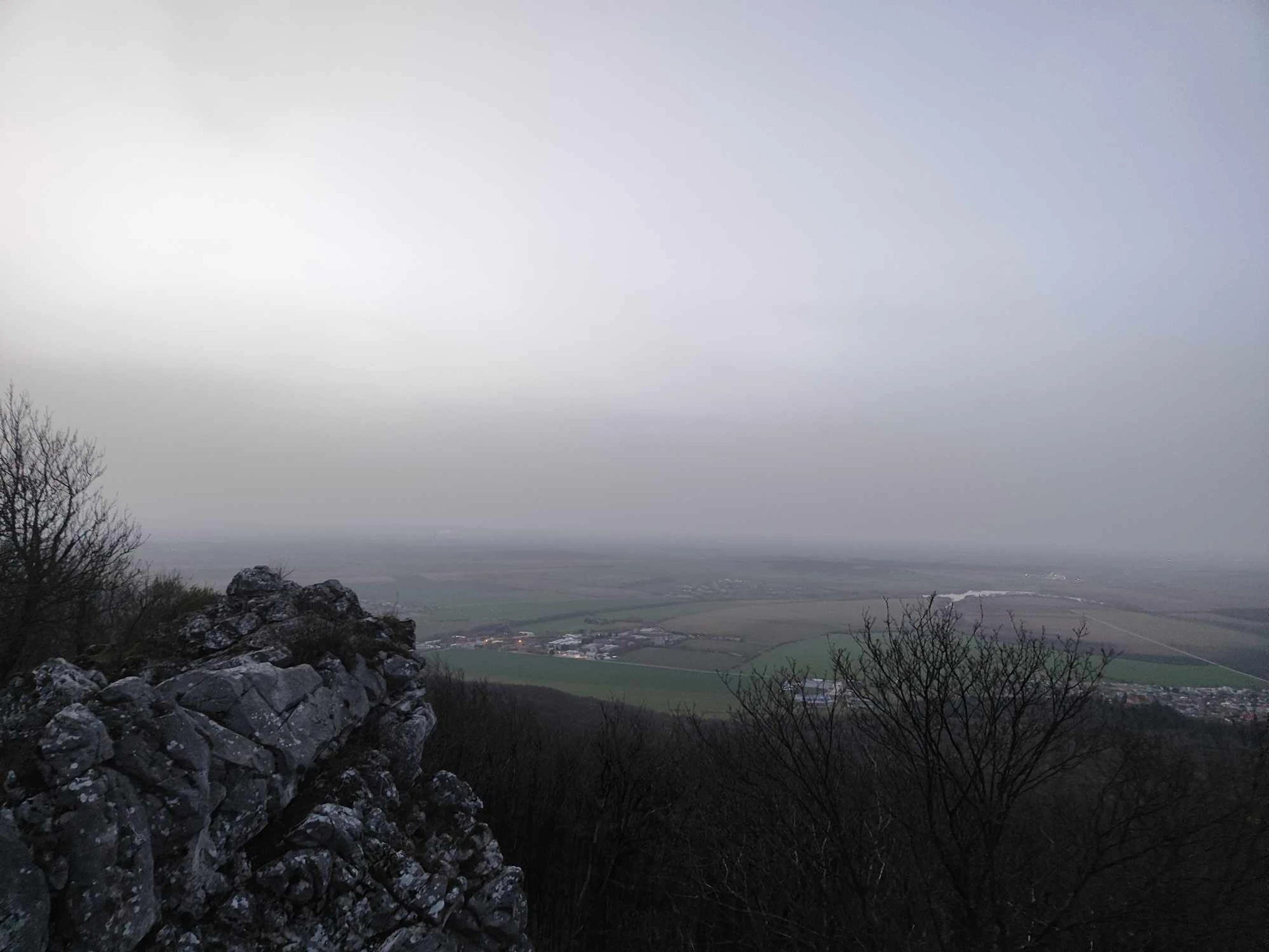 Saharský prach v lokalite Záruby a Ostrý kameň. 