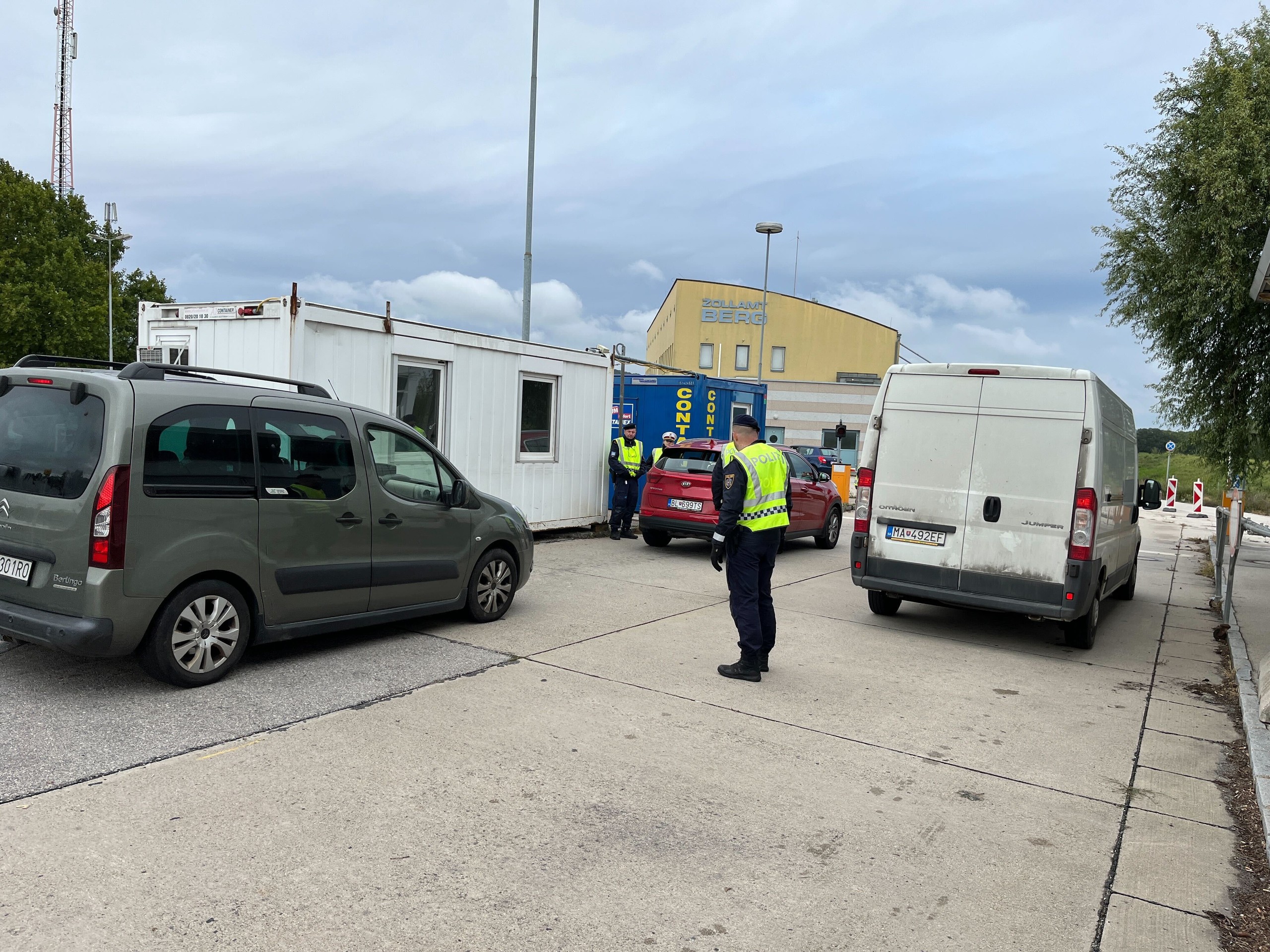 Kontroly na hraničnom priechode Berg.