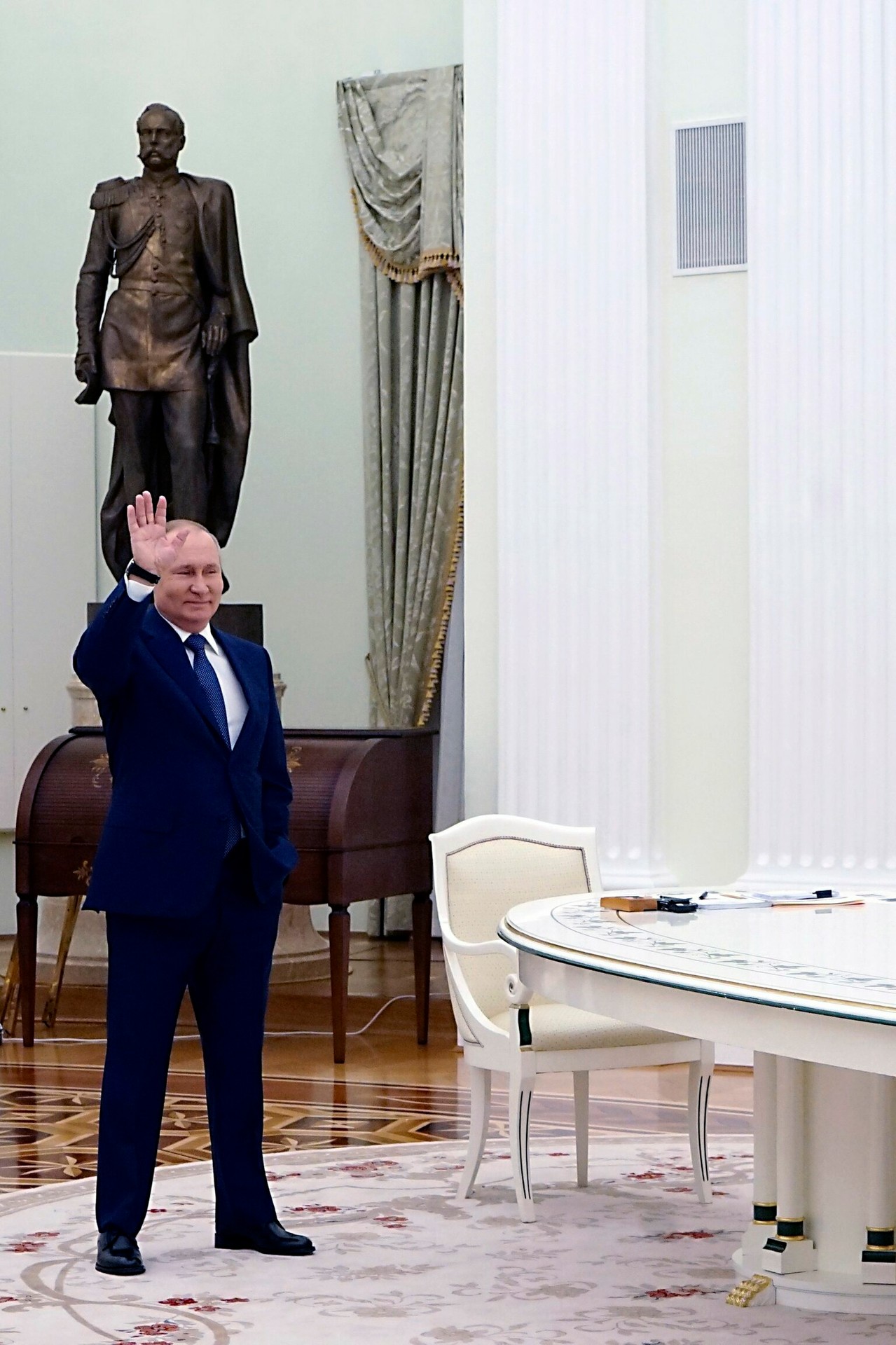 Stretnutie Macrona a Putina v Moskve