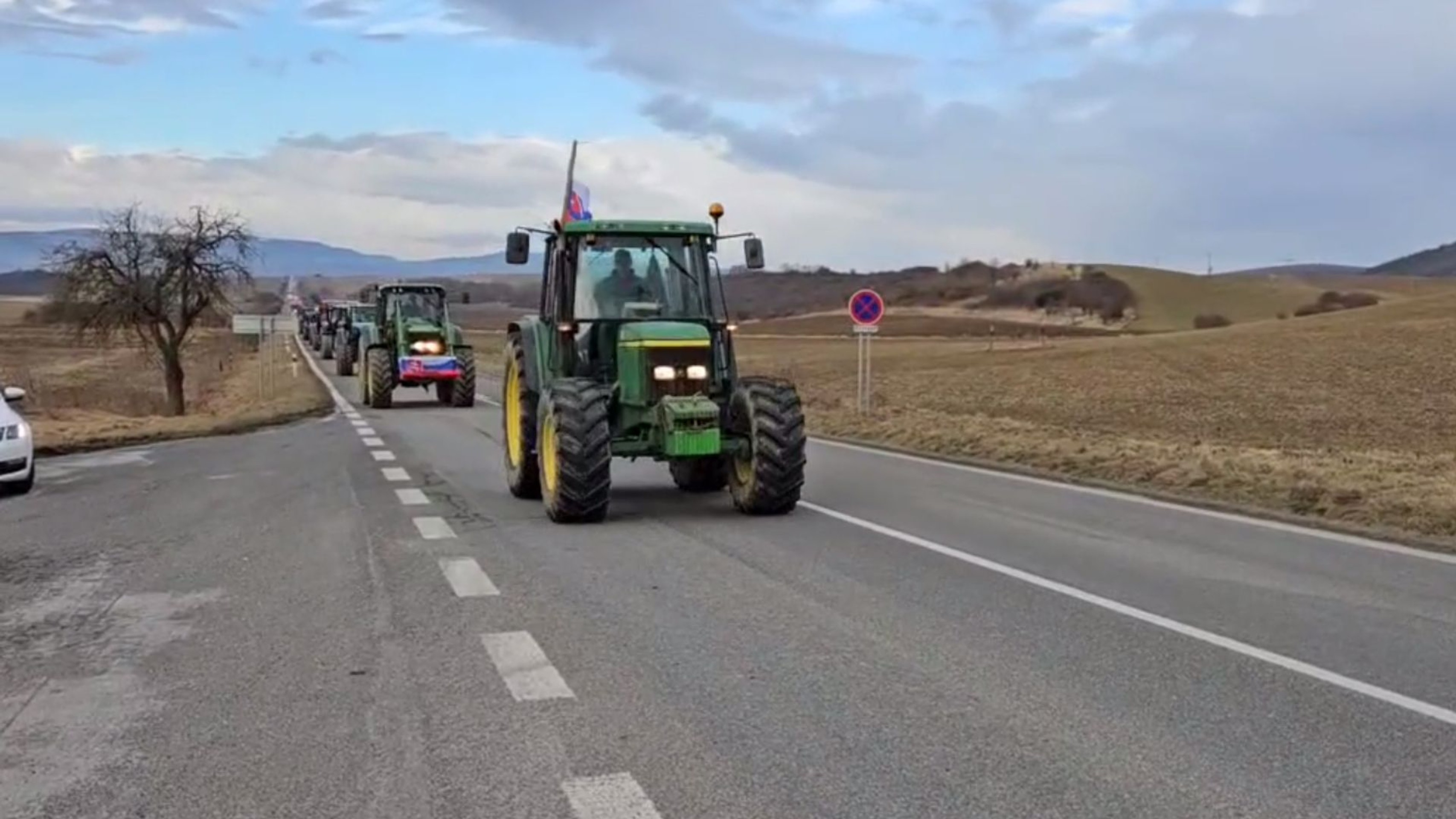 Slovenskí poľnohospodári podporujú európskych farmárov.