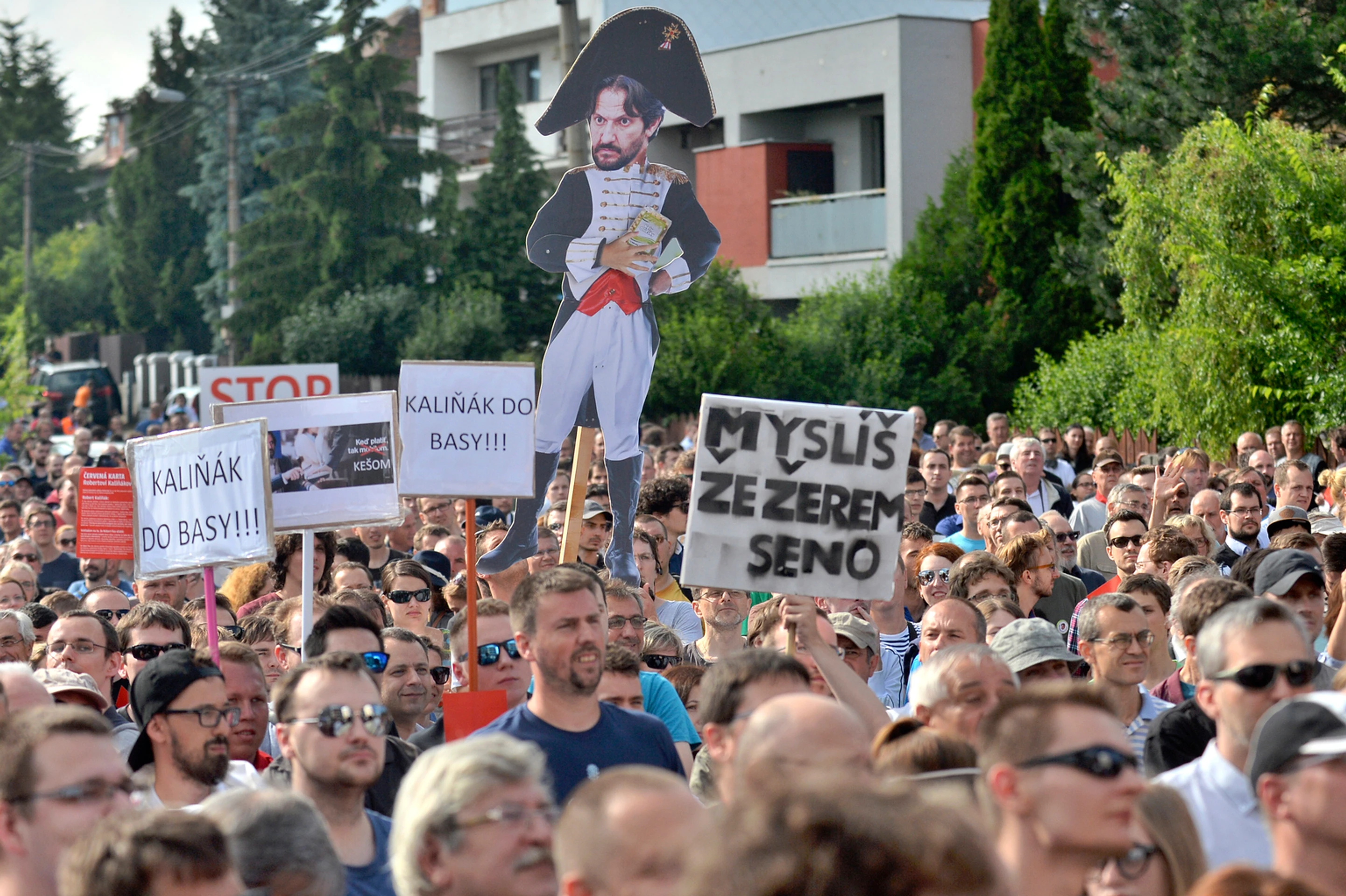 Protest pred Bonaparte.