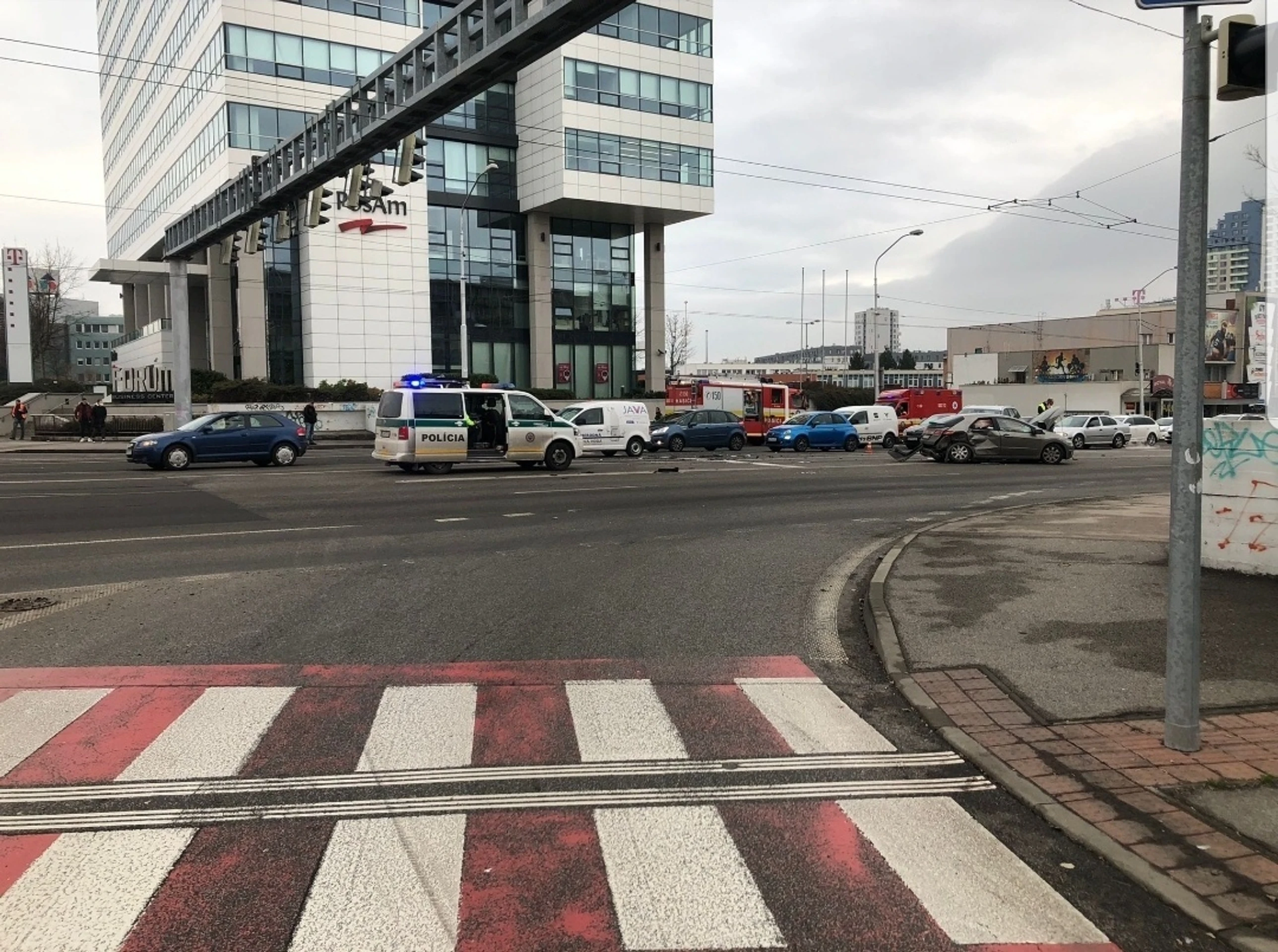 Nehoda na križovatke Bajkalská-Prievozská v Bratislave.