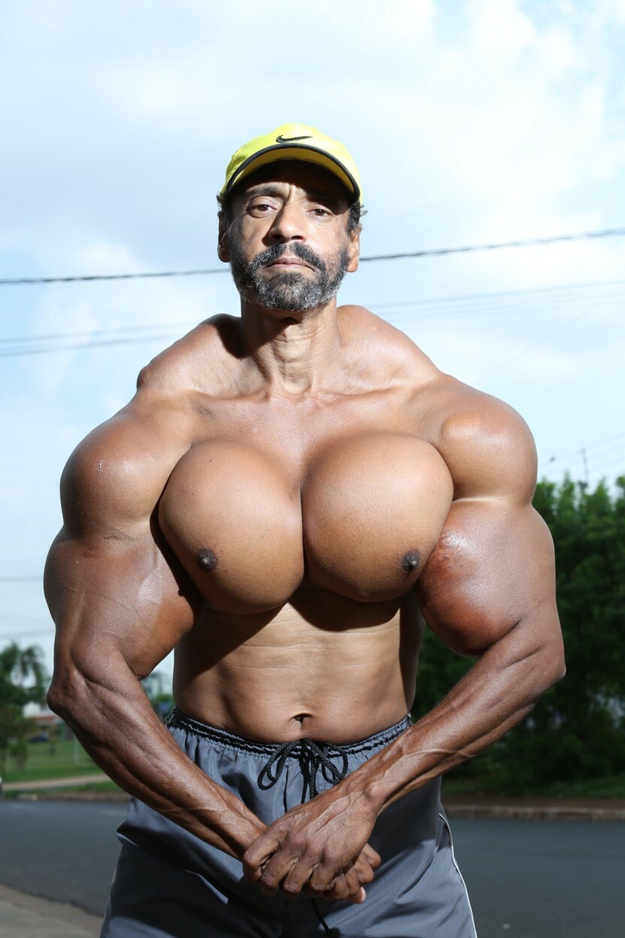 Valdir pripomína Hulka.