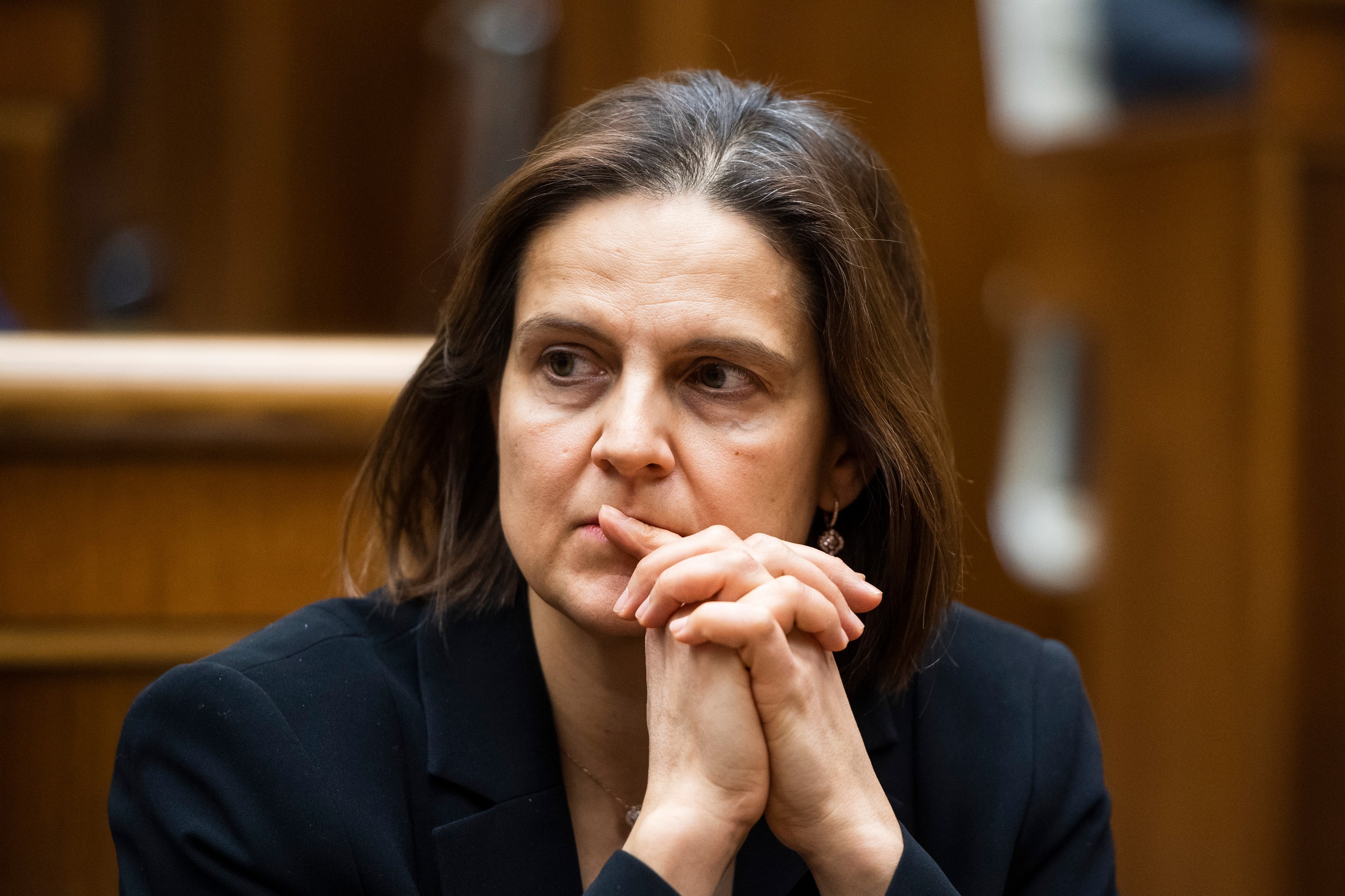 Poslanci schválili zmenu ústavy v súvislosti s predčasnými voľbami.