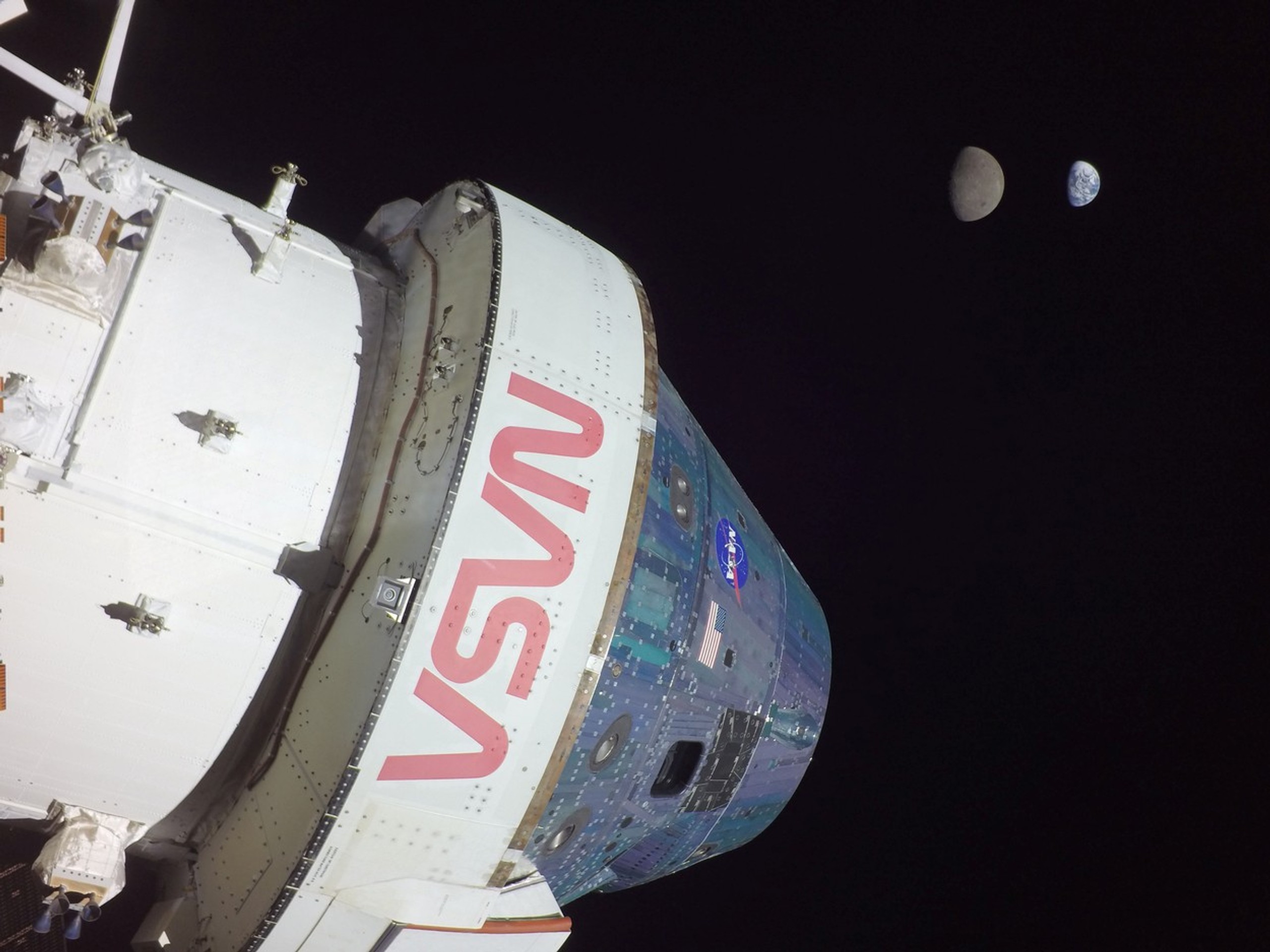 Na snímke bezposádková kozmická loď Orion amerického Národného úradu pre letectvo a vesmír. 