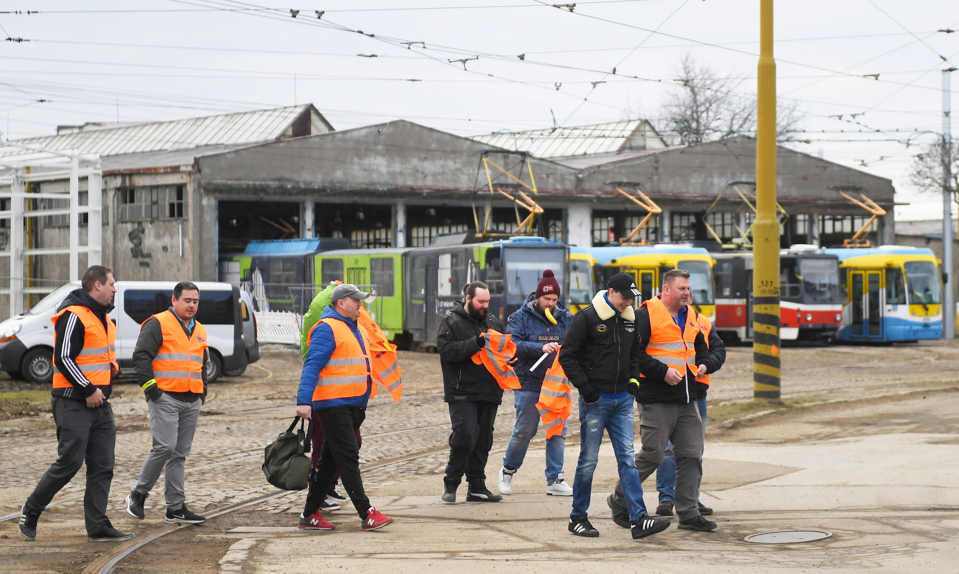 Vodiči košického dopravného podniku sa zapojili do neobmedzeného ostrého štrajku.