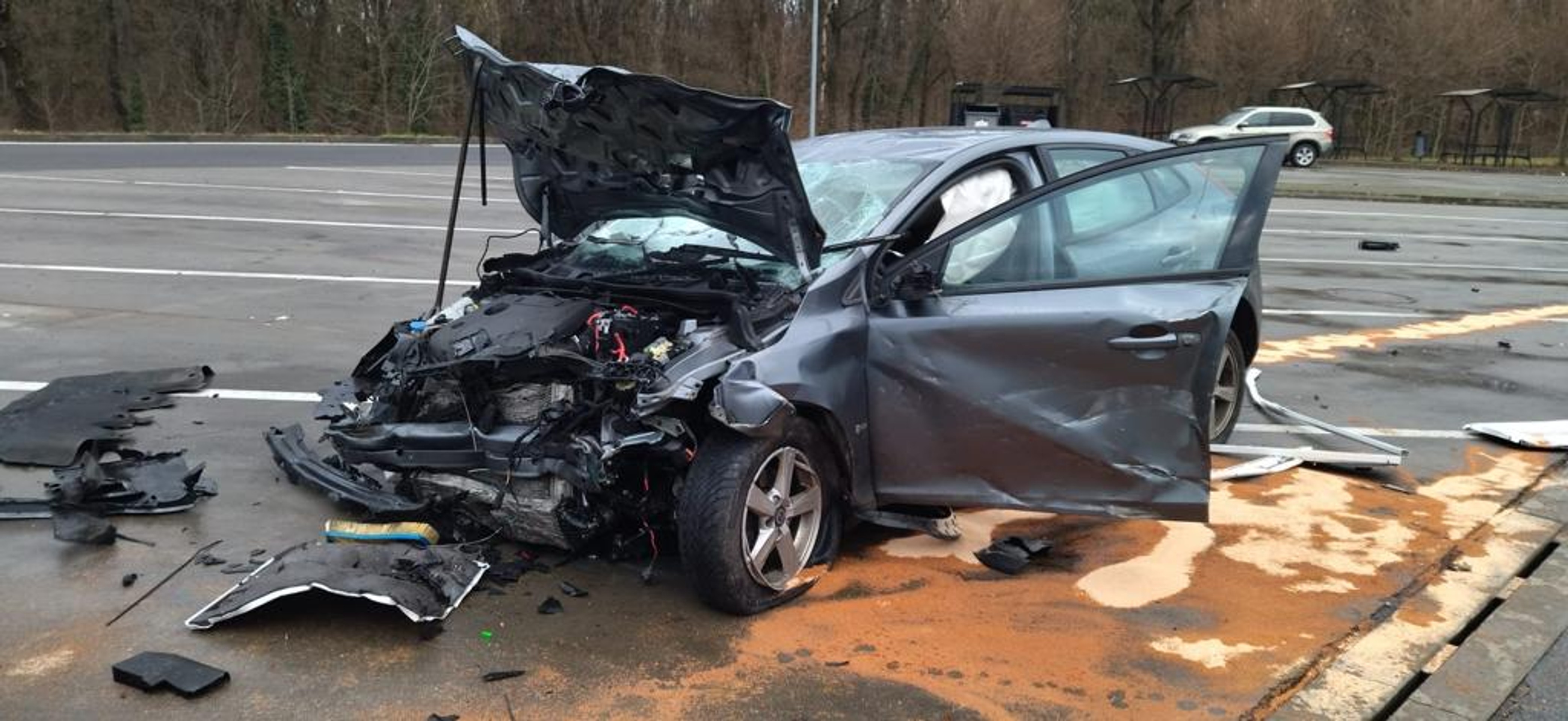 Na D1 vodič zdemoloval jeden zo stojanov na čerpacej stanici