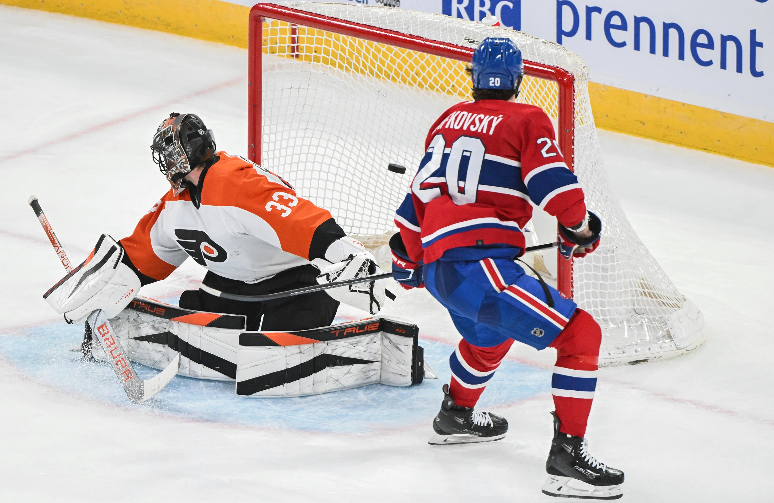Slovenský hokejista Juraj Slafkovský strelil svoj premiérový hetrik v zámorskej NHL.