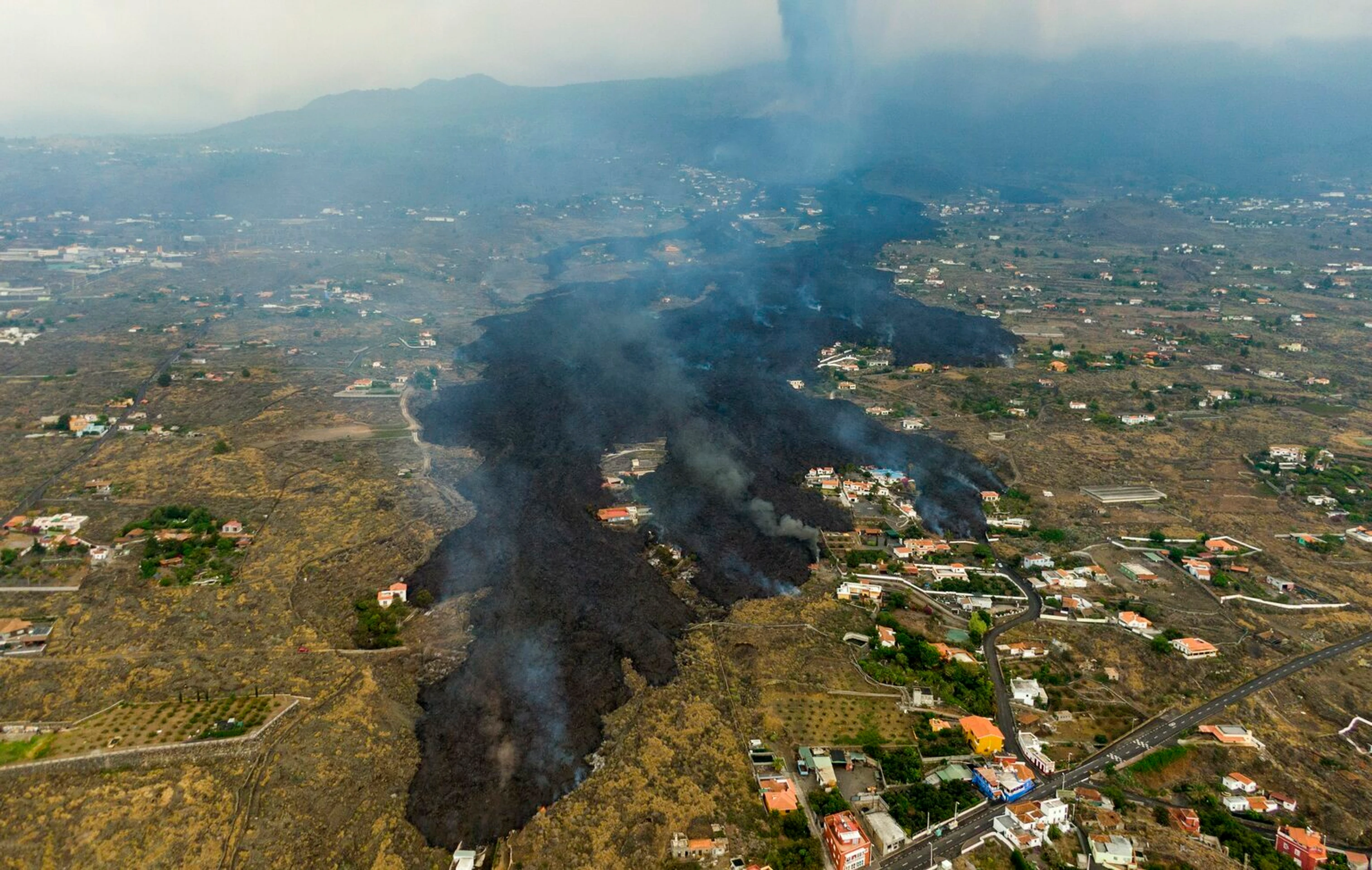 Láva pohlcuje domy na ostrove La Palma