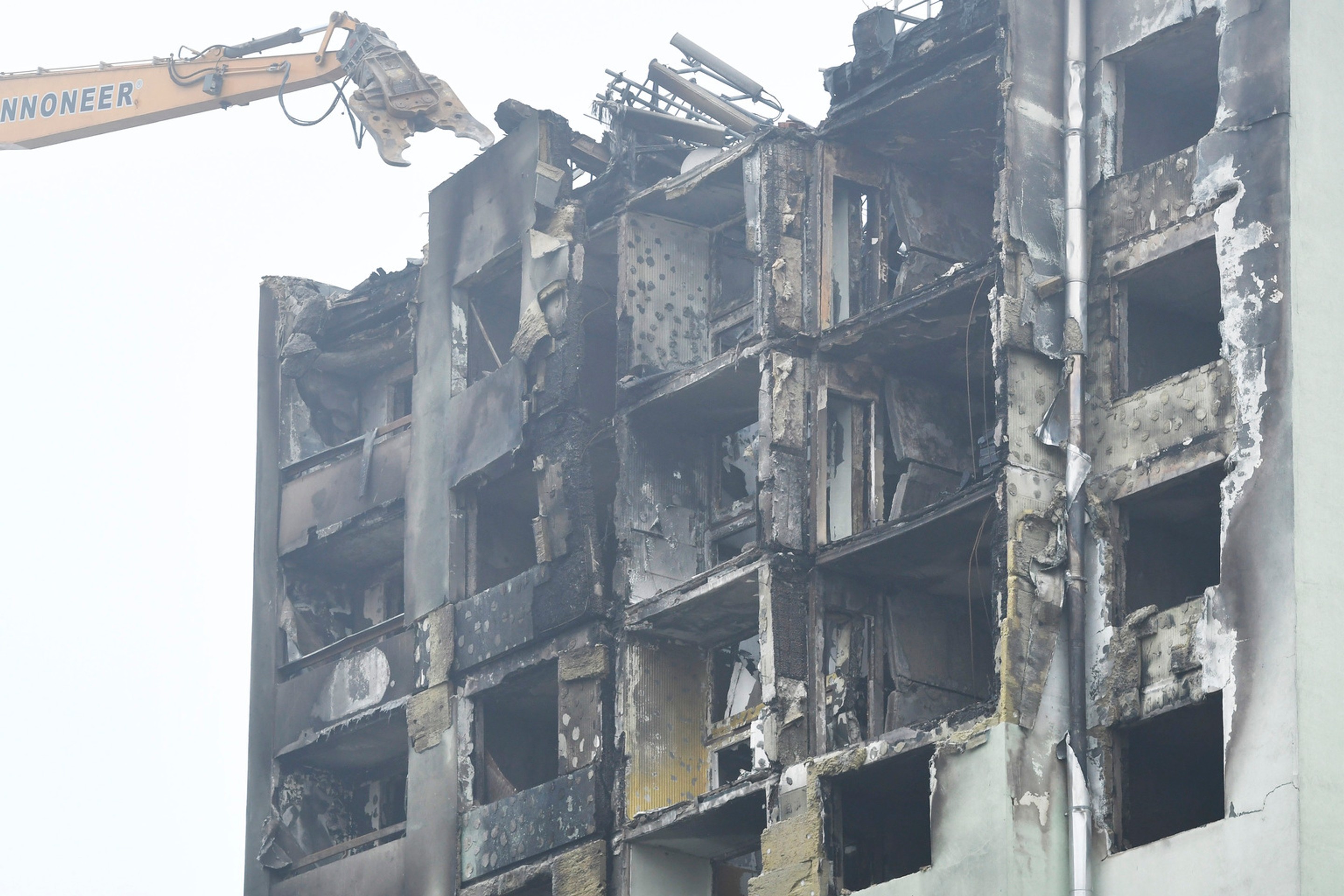 Demolácia bytovky v Prešove.