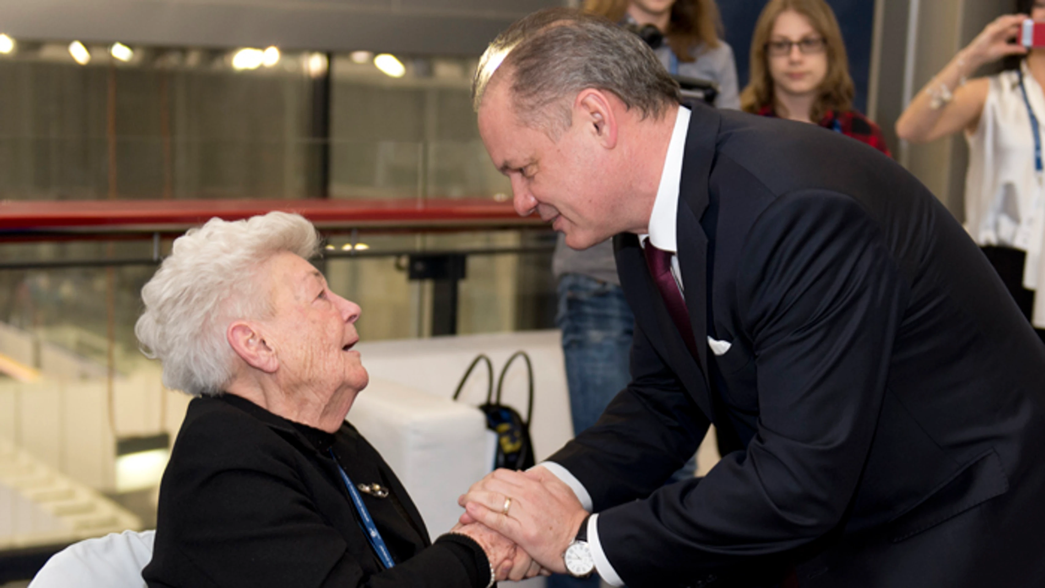 Prezident Andrej Kiska a legendárna trénerka v krasokorčuľovaní Hilda Múdra.