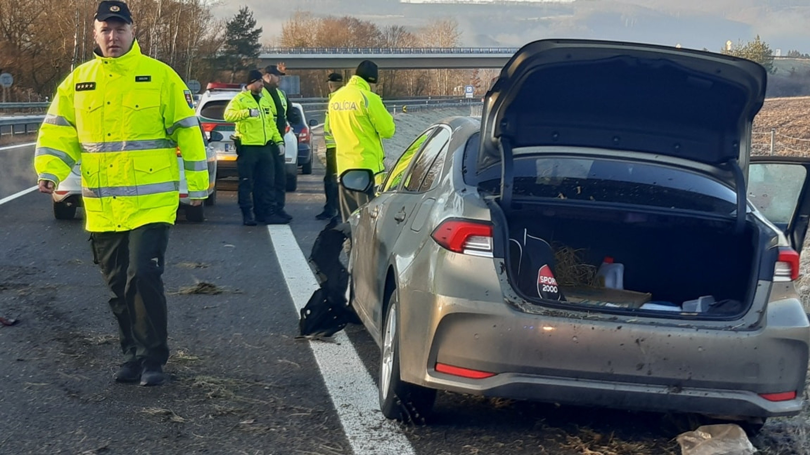 Tragédia na R1. Pri nehode vyhasol život mladého muža.