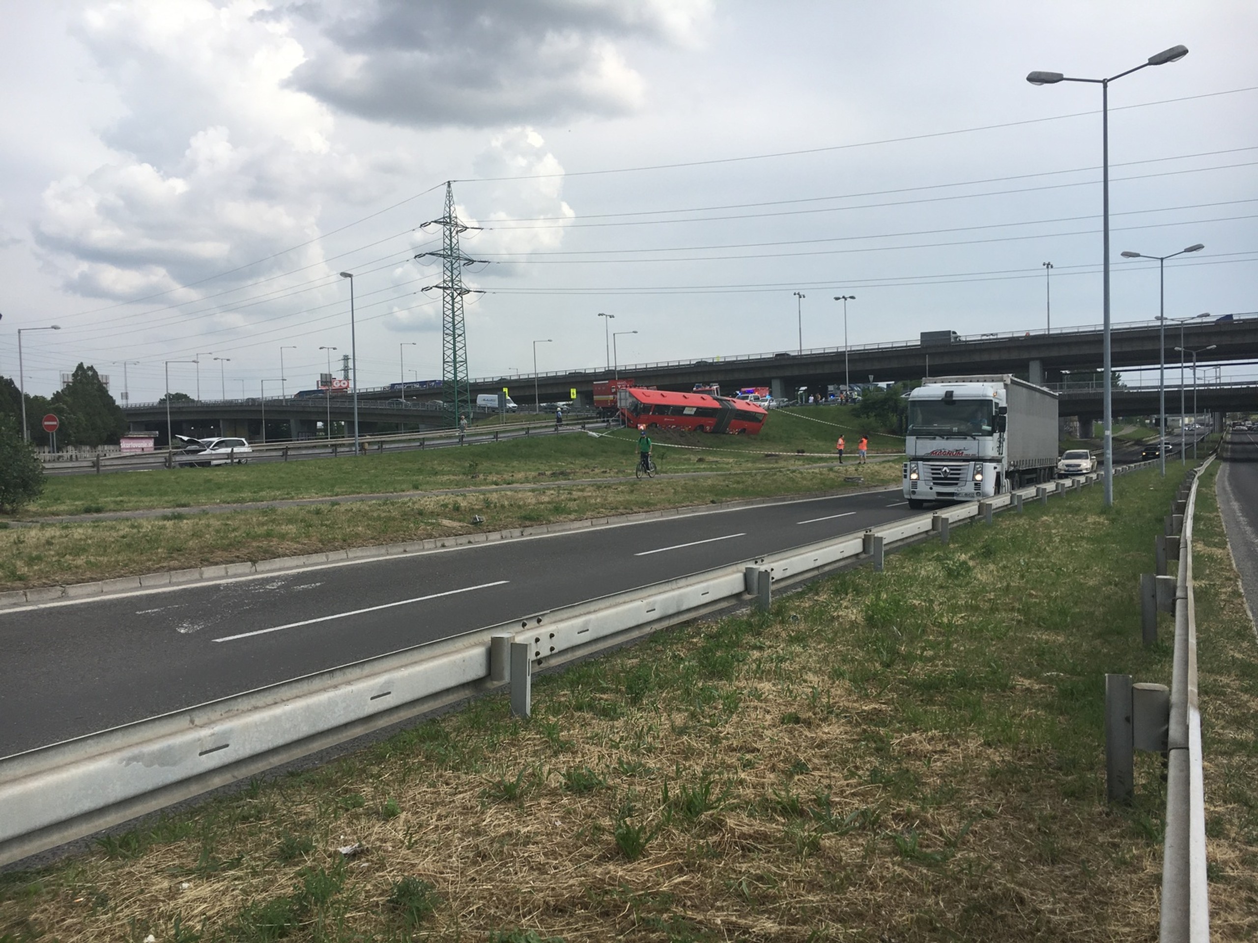 Nehoda autobusu v Bratislave.