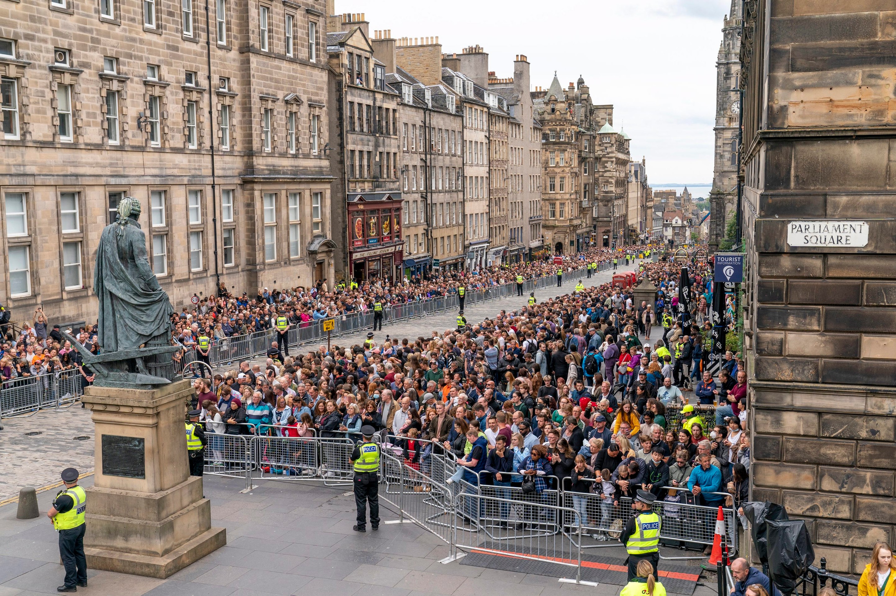 Konvoj očakávali tisíce ľudí