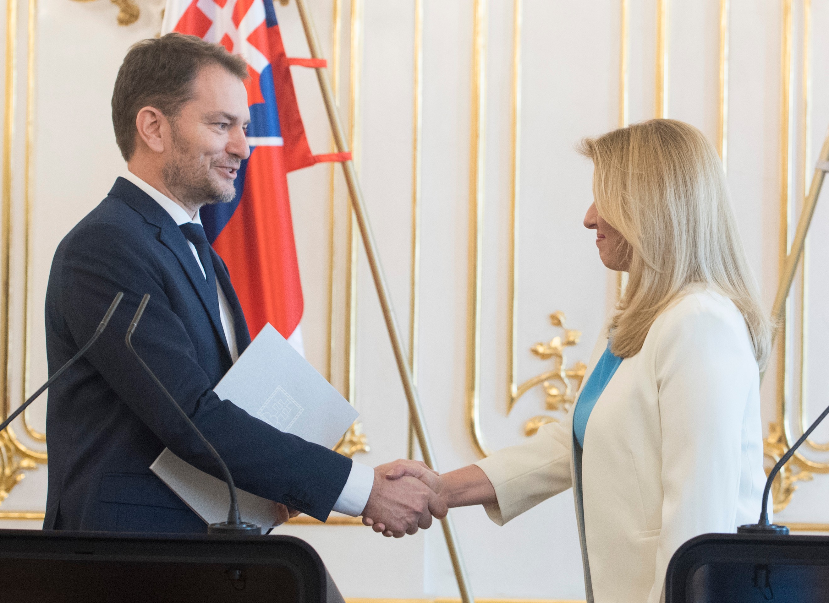 Prezidentka SR Zuzana Čaputová a predseda hnutia OĽaNO Igor Matovič počas tlačovej konferencie po prijatí v Prezidentskom paláci 4. marca 2020 v Bratislave.