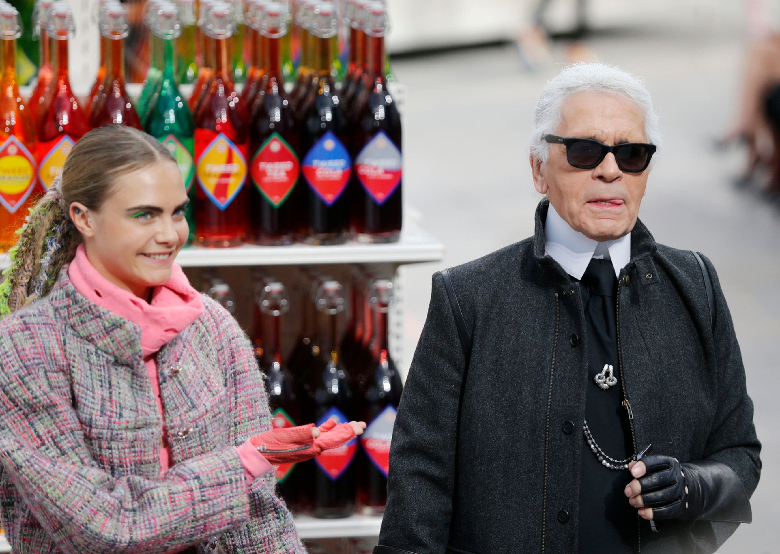 Lagerfeld  na prehliadke.jpg