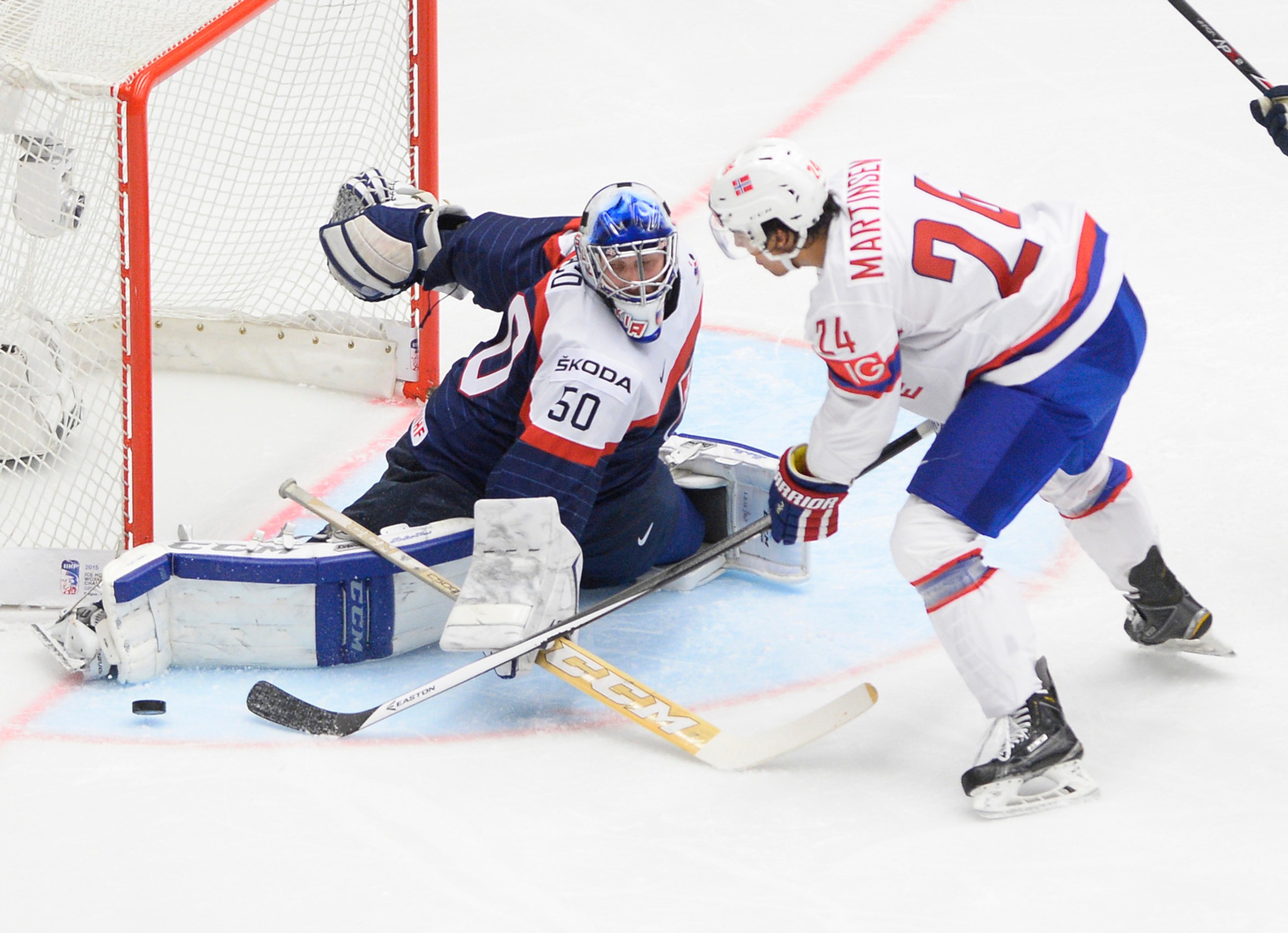 Perfektný zákrok Jána Laca za stavu 0:0.
