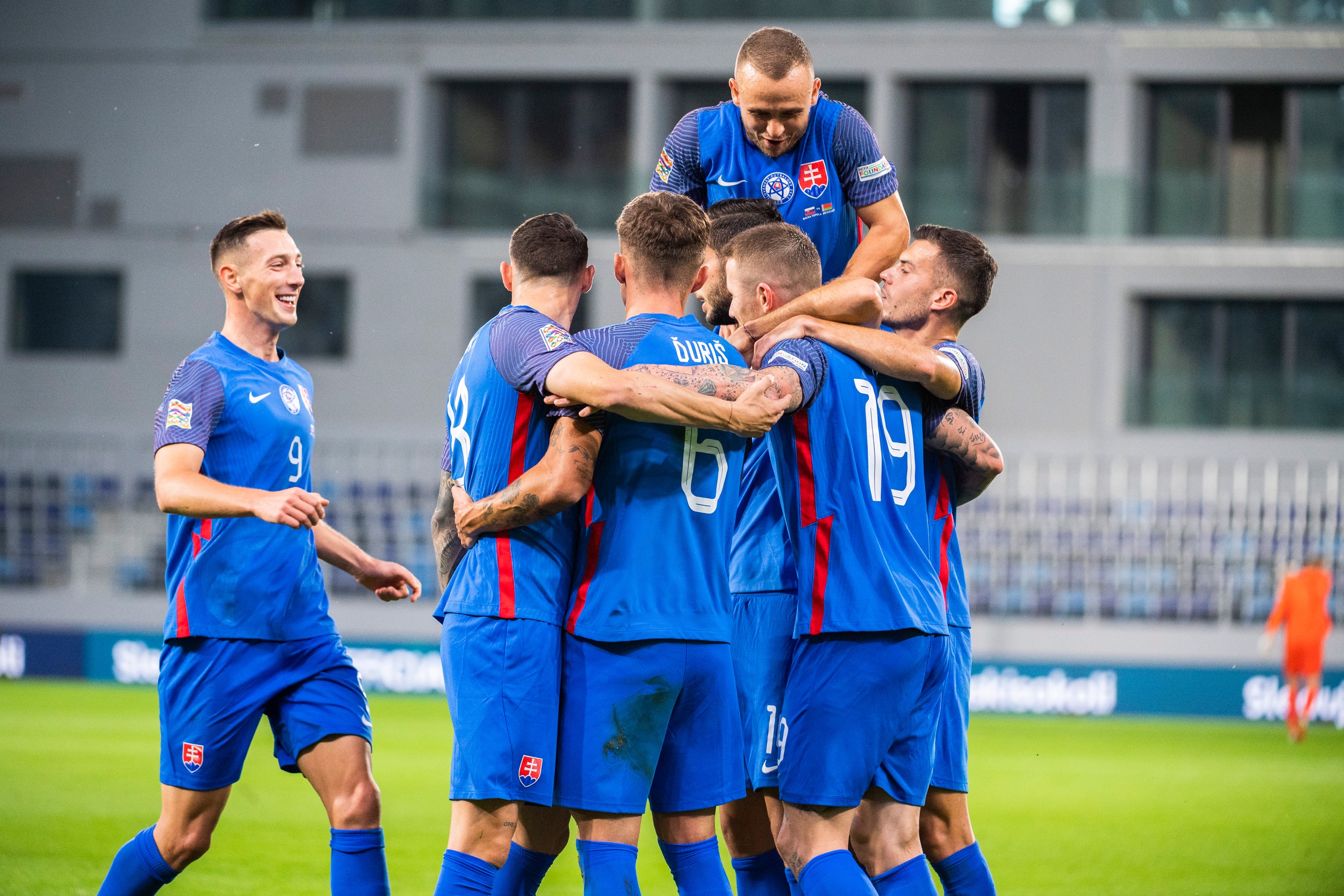 Slováci sa radujú z gólu (napokon však nebol uznaný)