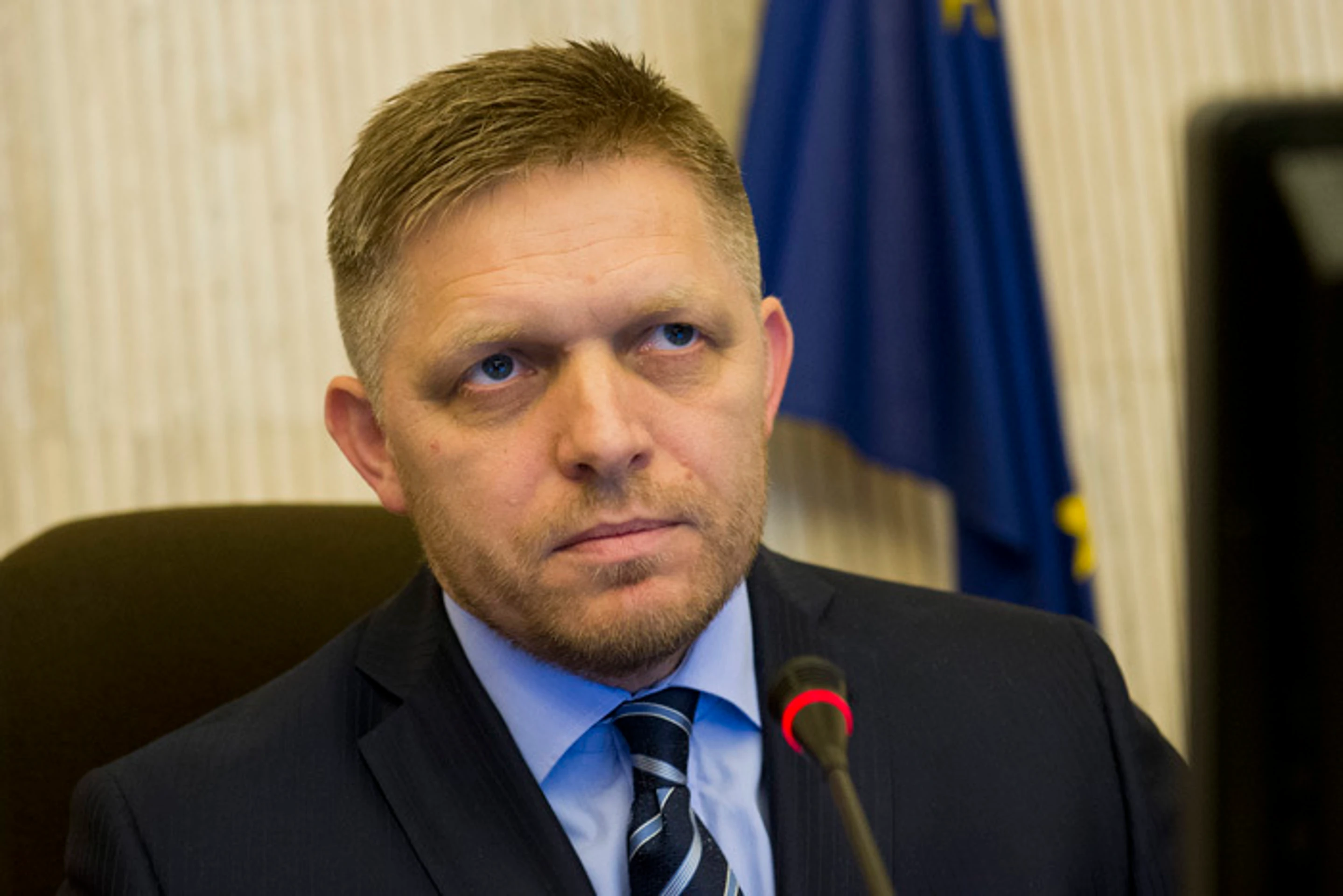 Premiér Robert Fico na prvom rokovaní vlády od operácie.