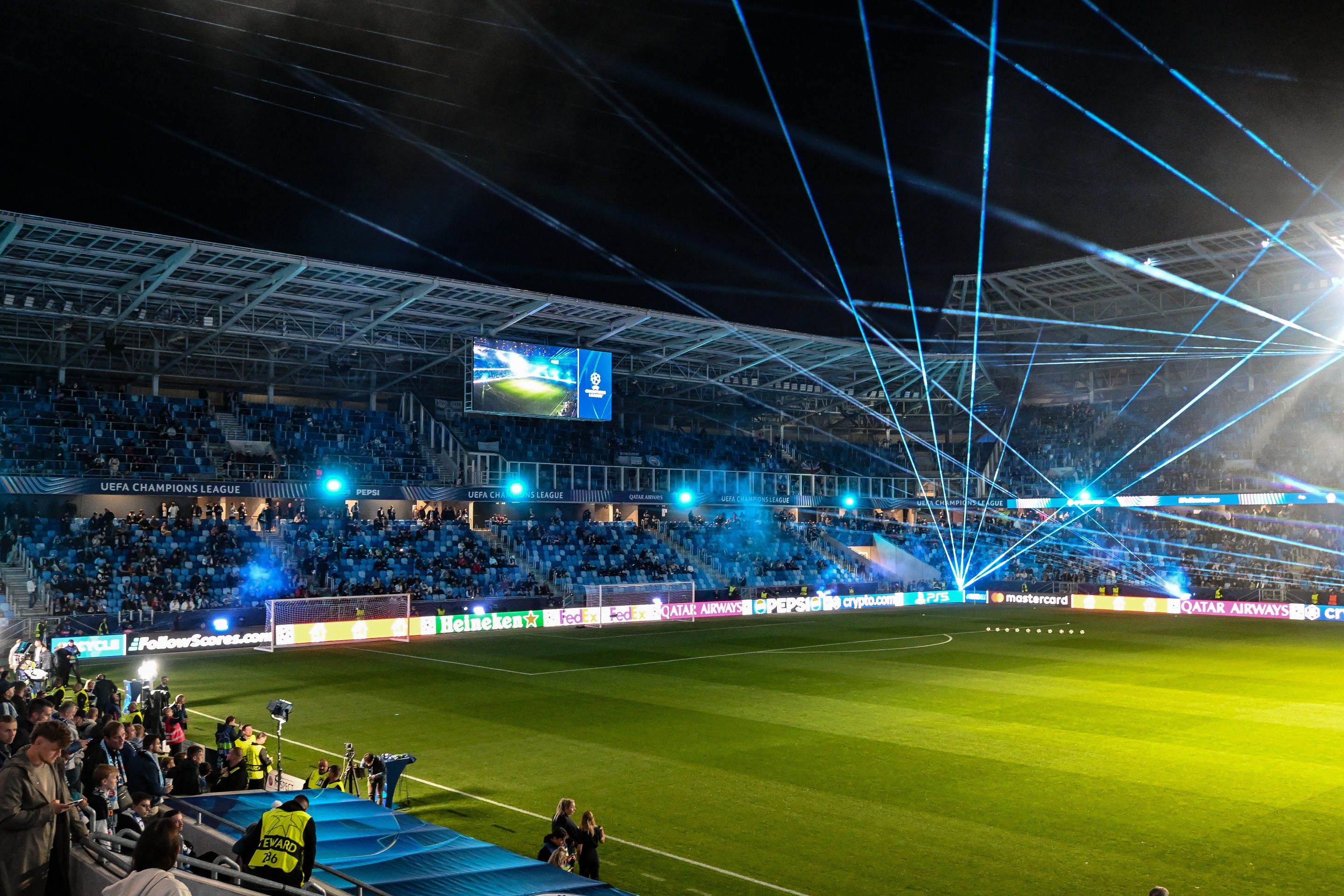 Svetelná šou na Tehelnom poli