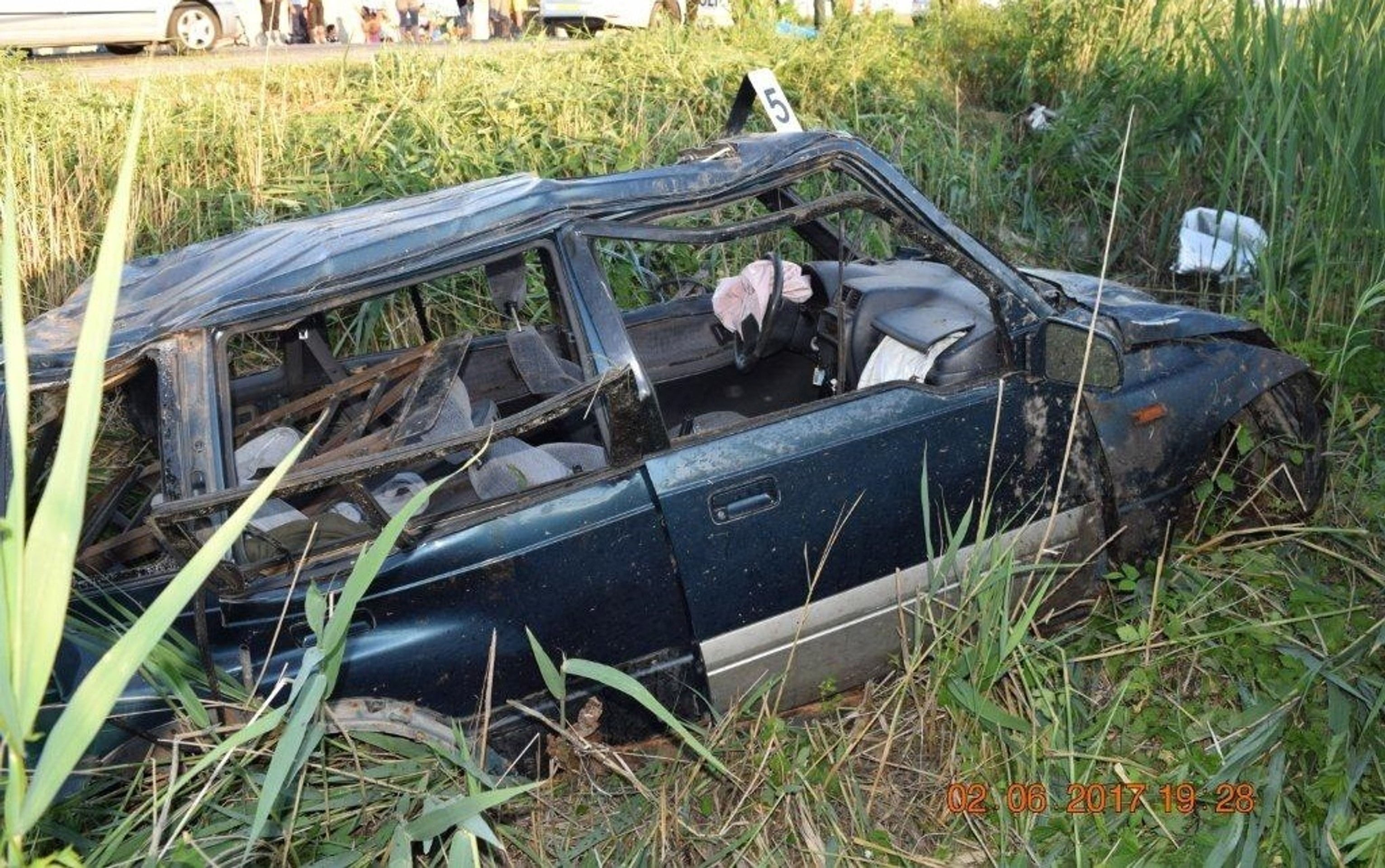 Zdemolovaná Suzuki Vitara.