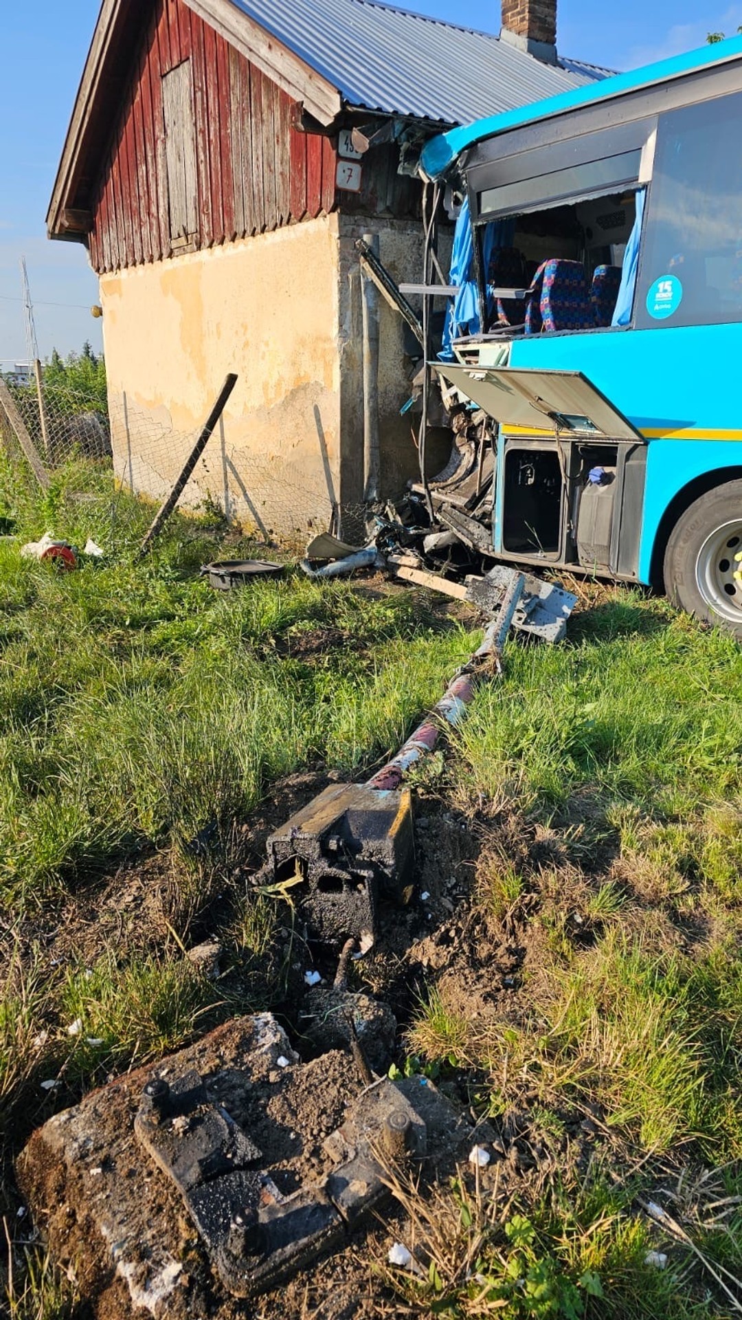 Nehoda vlaku a autobusu v Ivanke pri Nitre.