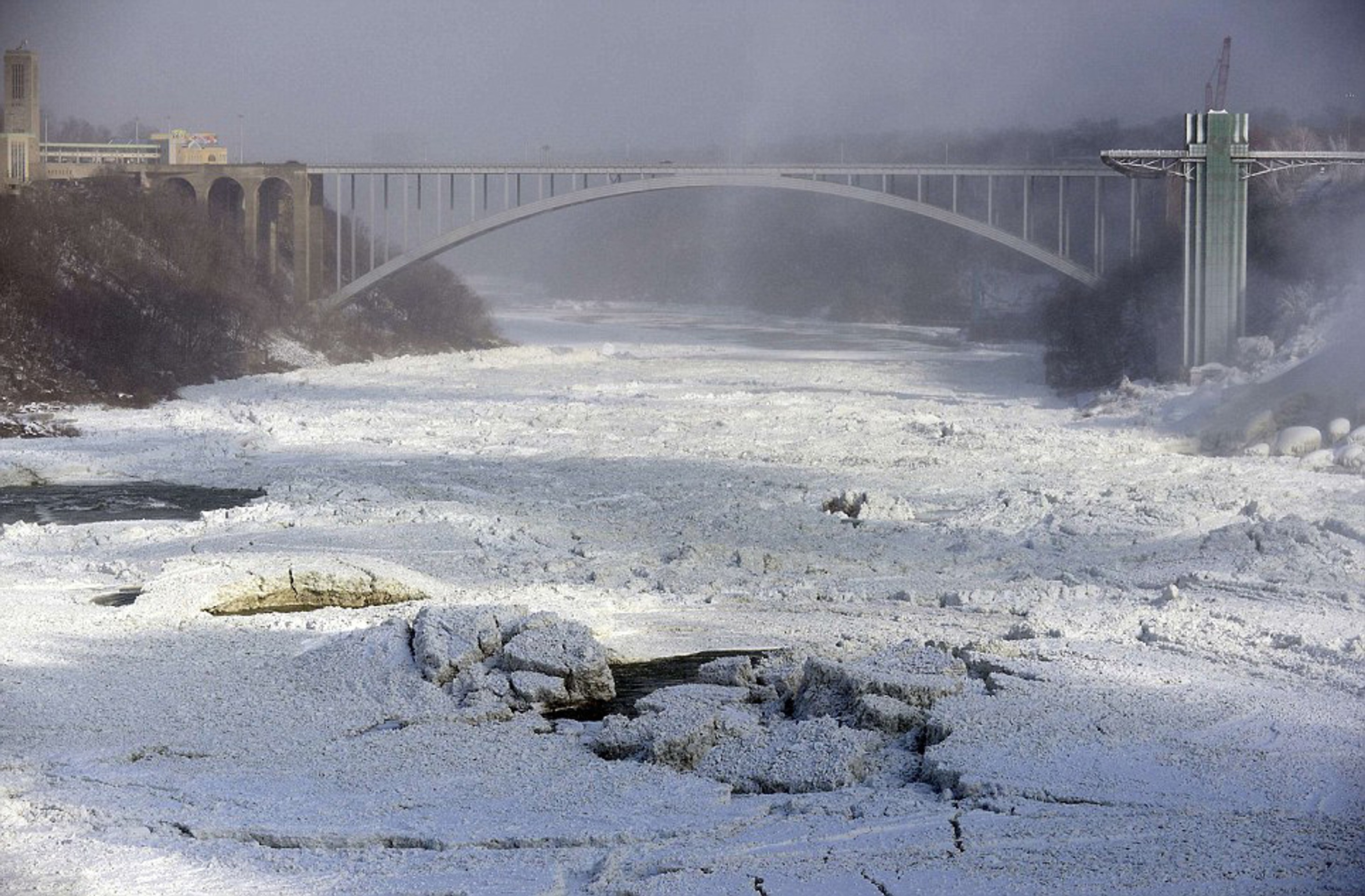 Zamrznuté Niagarské vodopády
