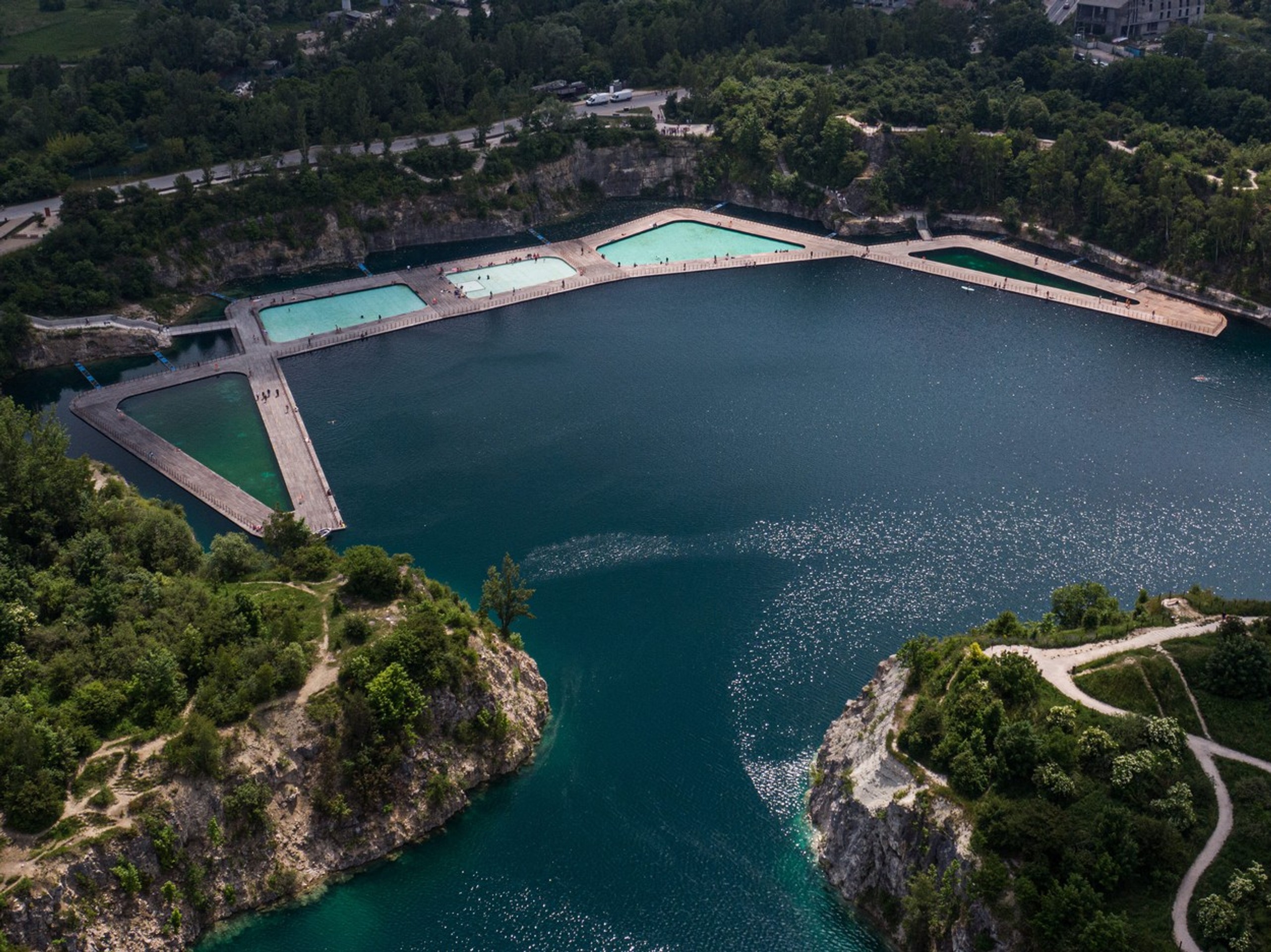 Unikátne kúpalisko v bývalom lome.