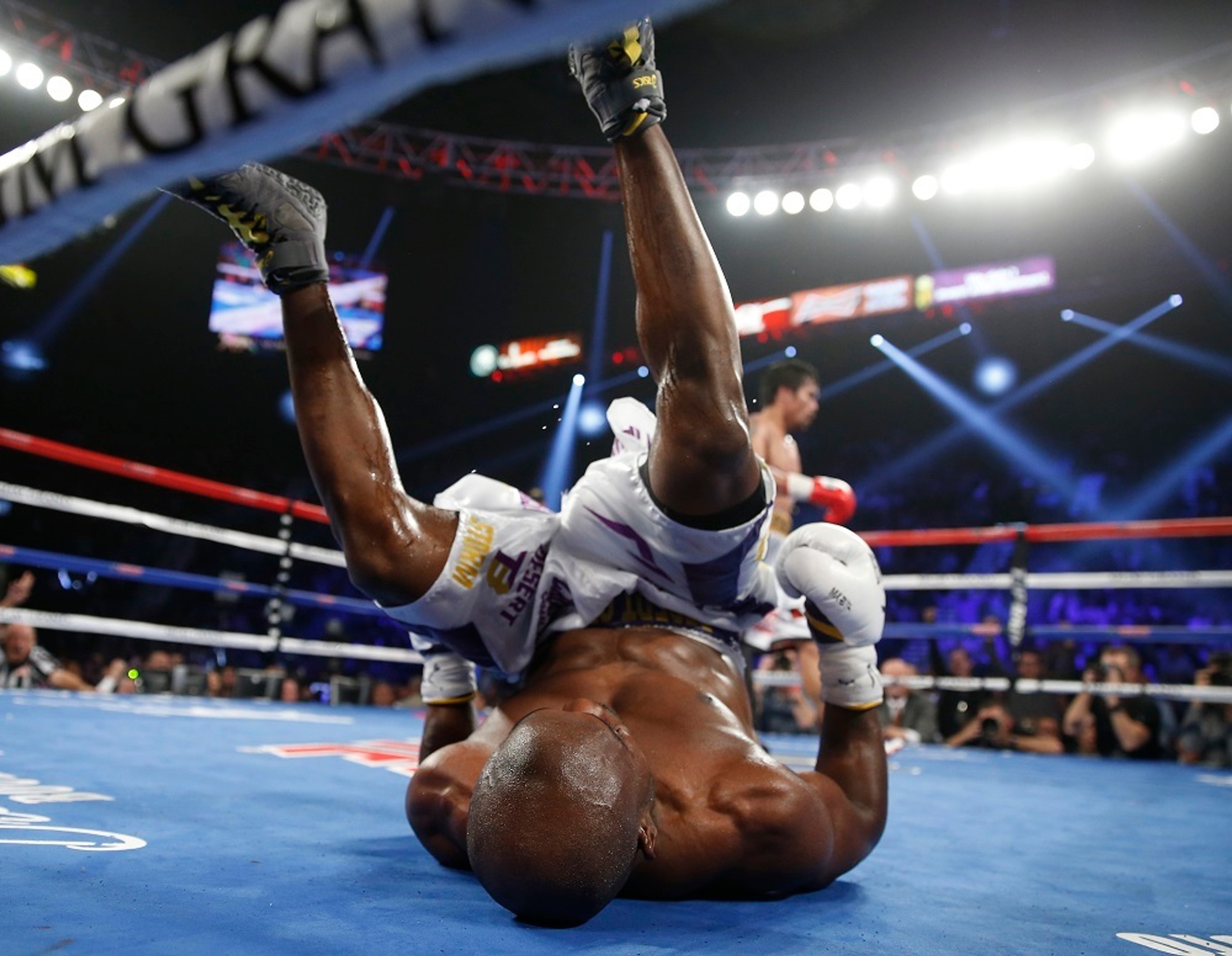 Pacquiao zdolal Bradleyho.