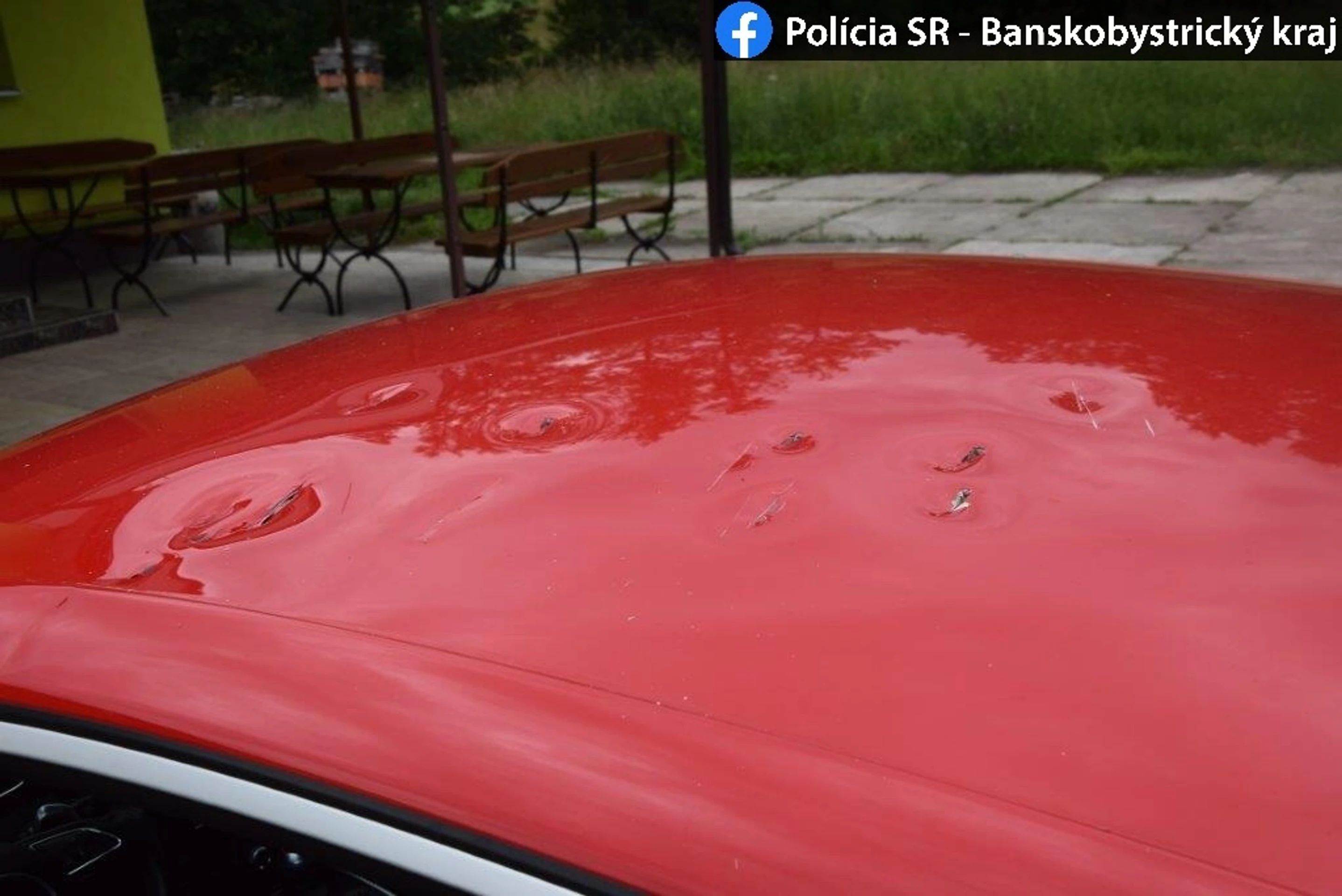 Poškodené auto Audi RS5 v Hriňovej.