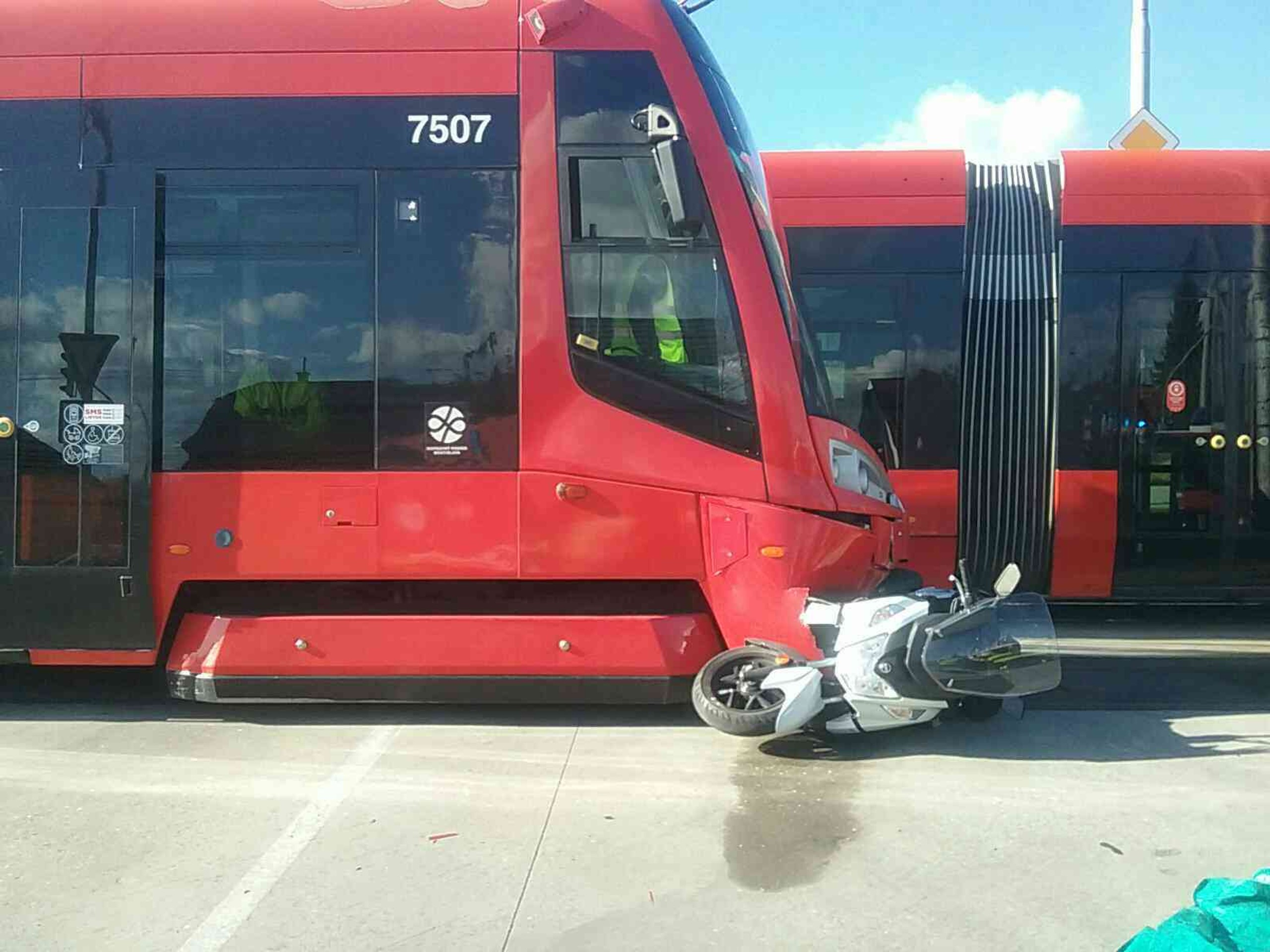 Nehoda motocykla.