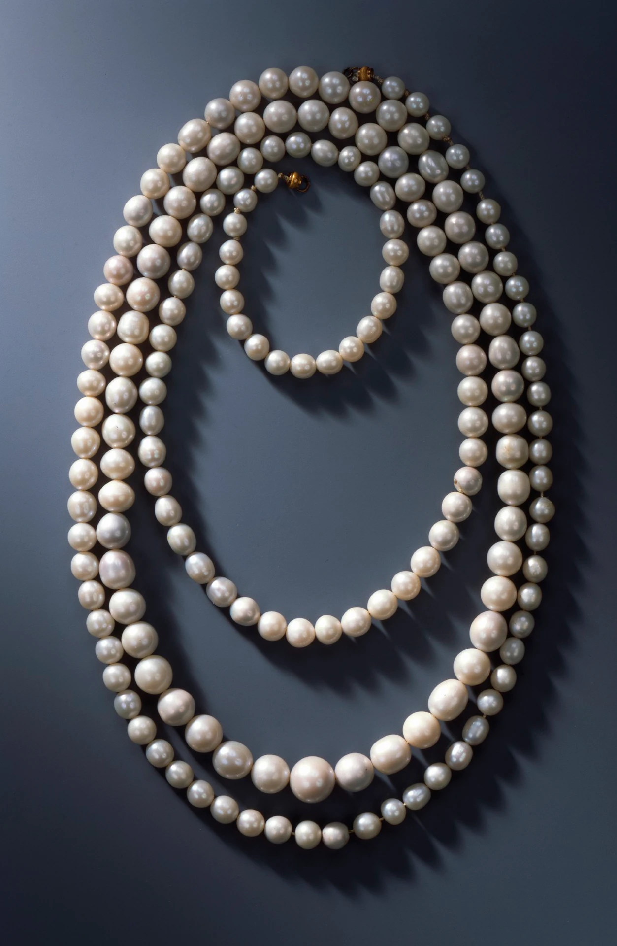 Ukradnutá brošňa, ktorá bola súčasťou historických klenot.