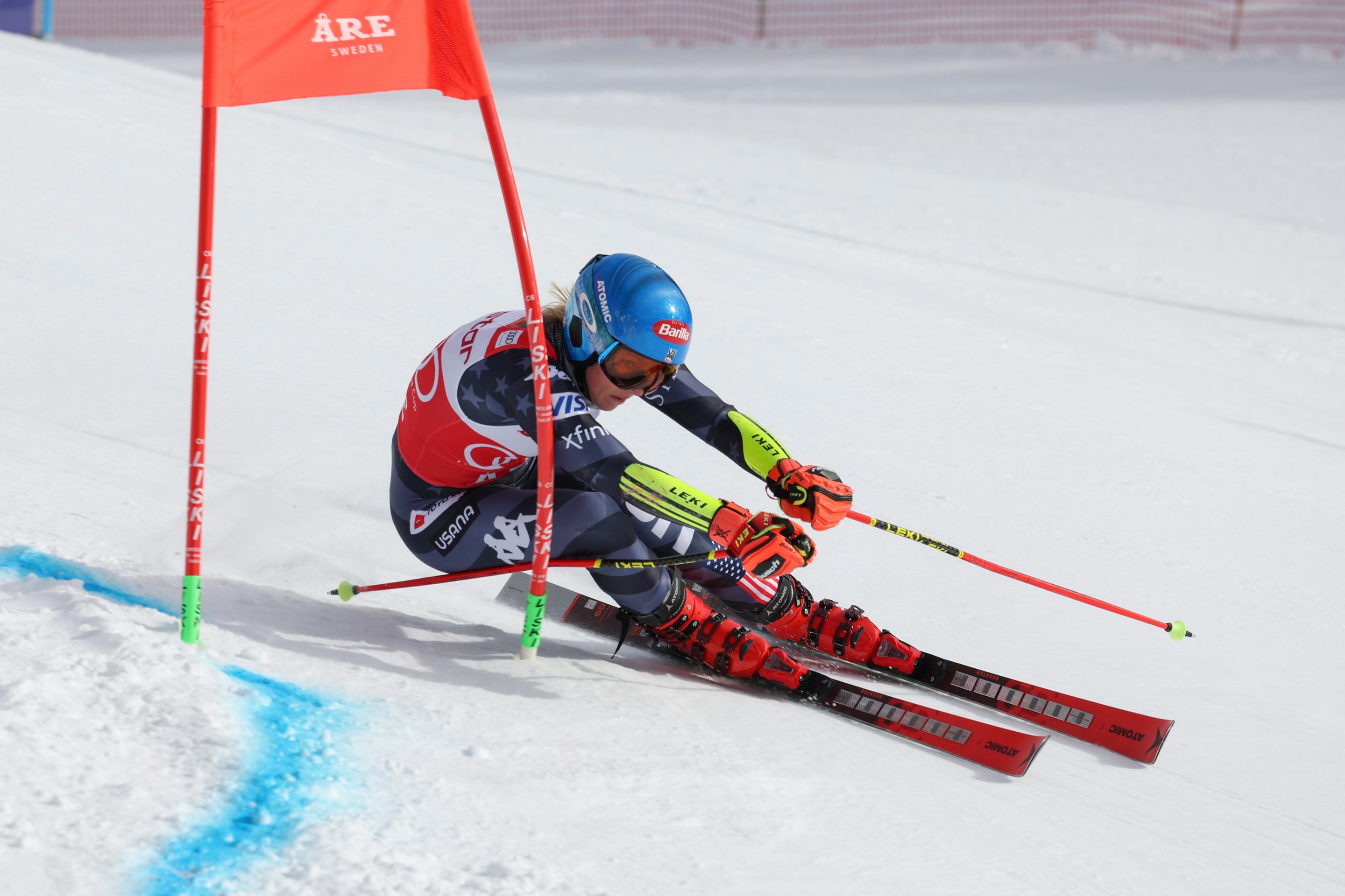 Mikaela Shiffrinová na trati počas 1. kola obrovského slalomu v Aare.