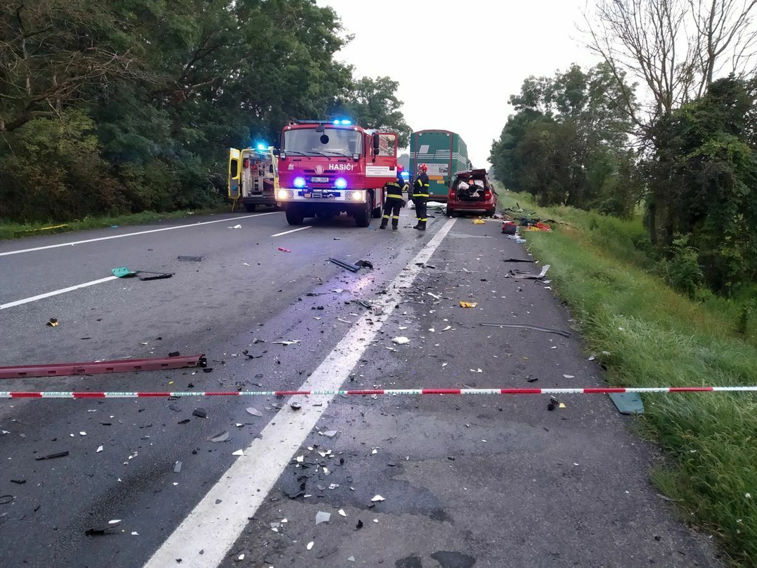 V tomto aute pri nehode pri Sudoměřiciach zomreli štyria ľudia.