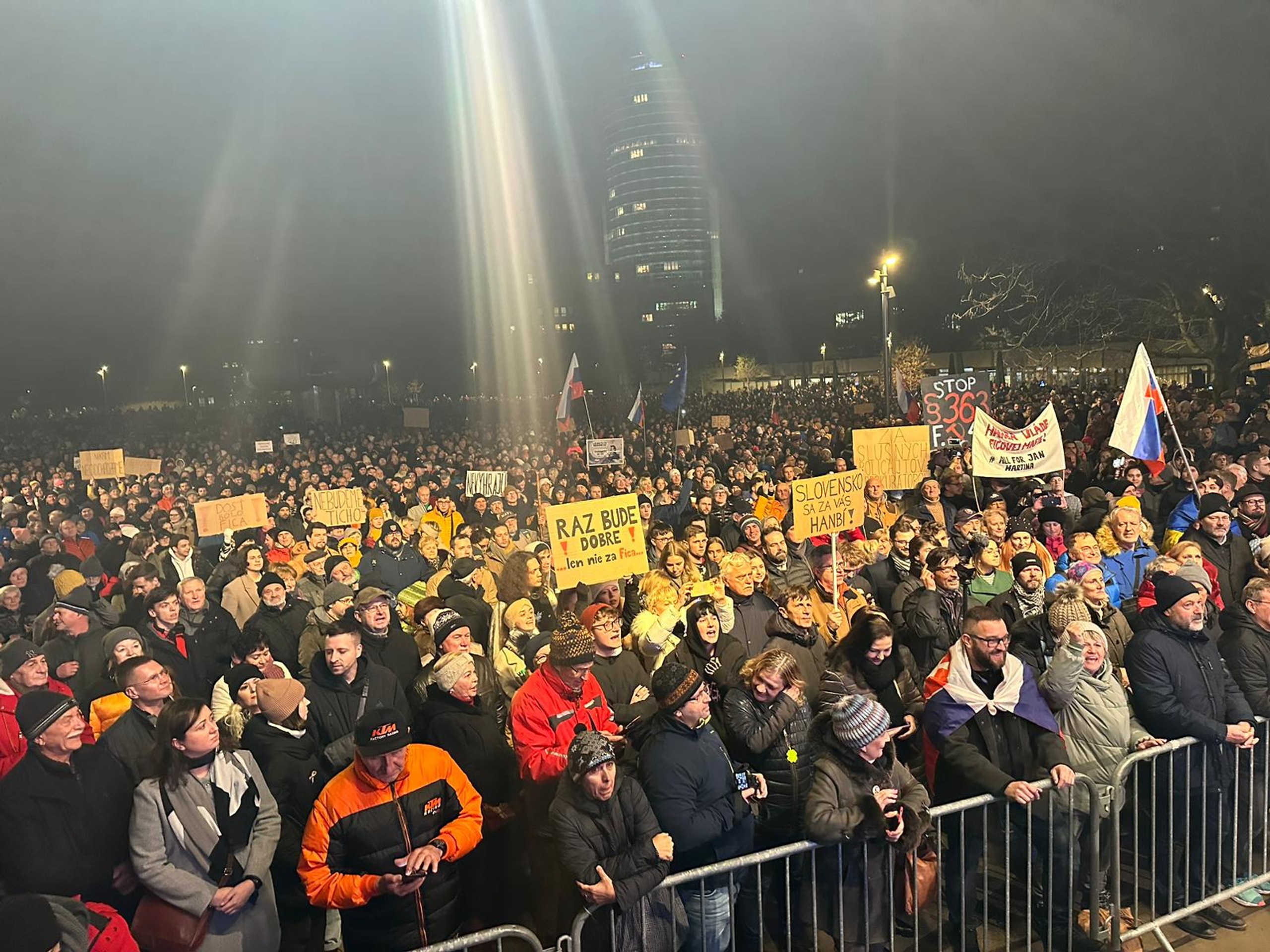 Na protest prišli tisícky ľudí.