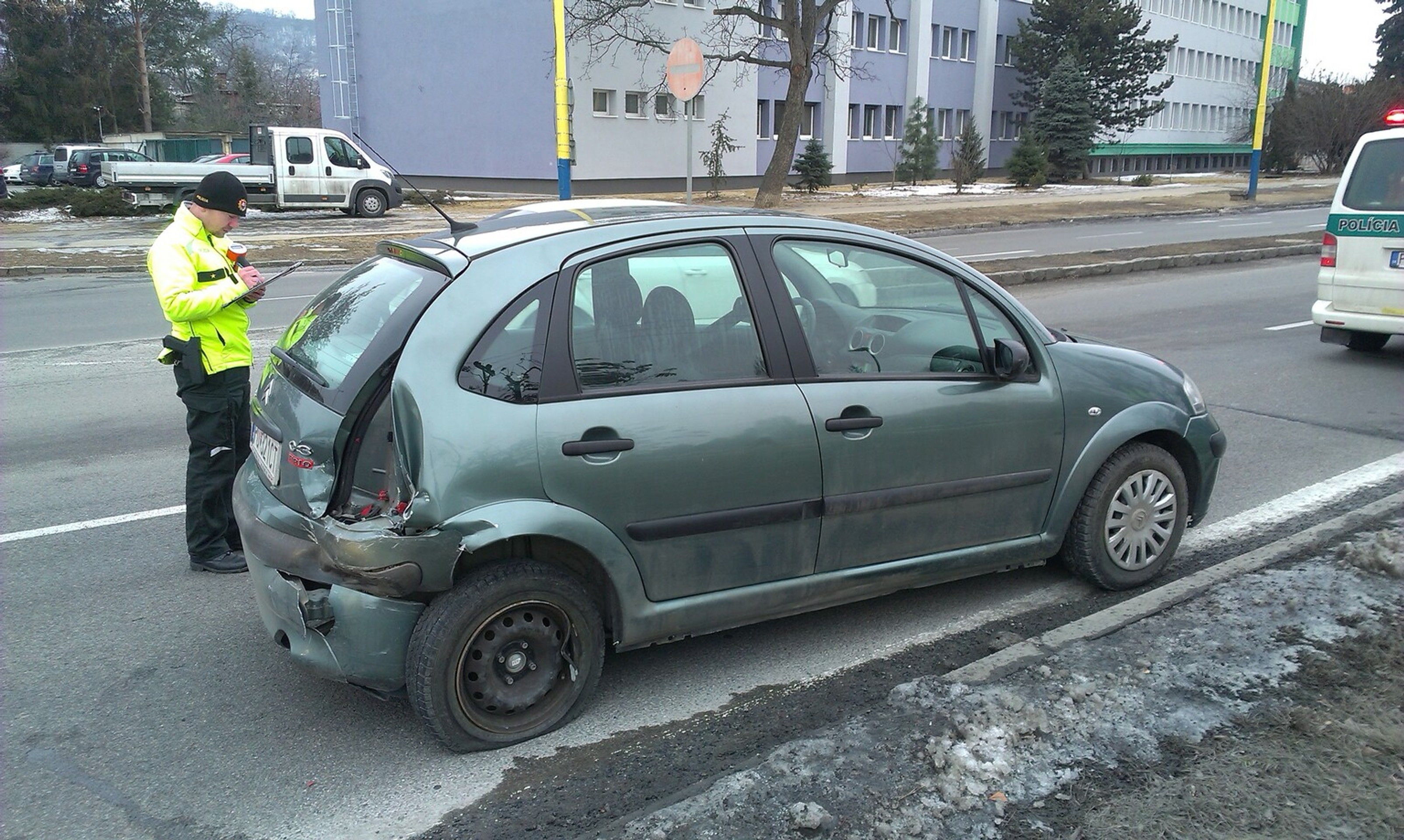 V Prešove sa zrazili dve autá. V jednom sedela opitá dcéra, v druhom jej opitá matka