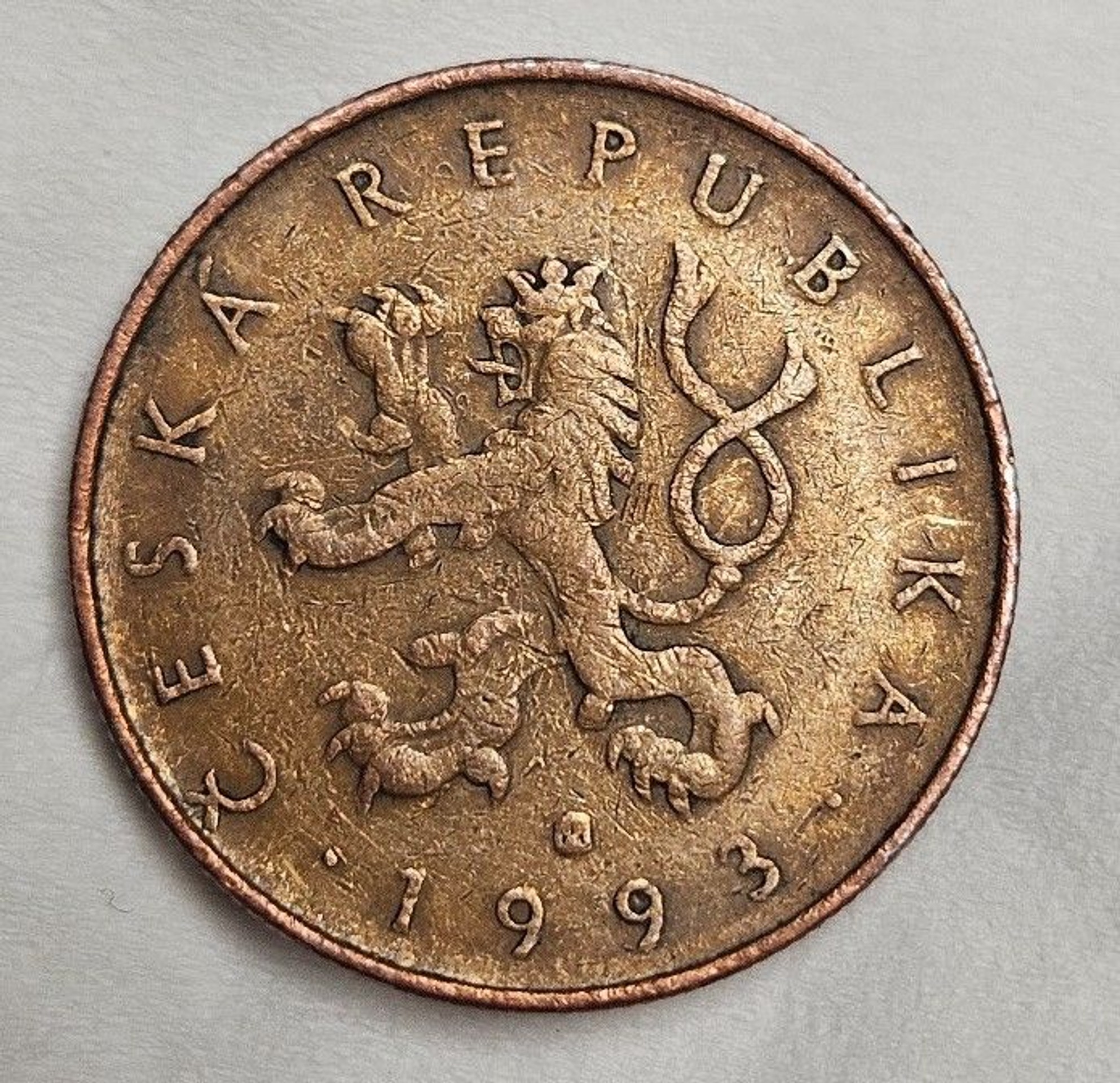 Vzácna desaťkorunáčka z roku 1993.