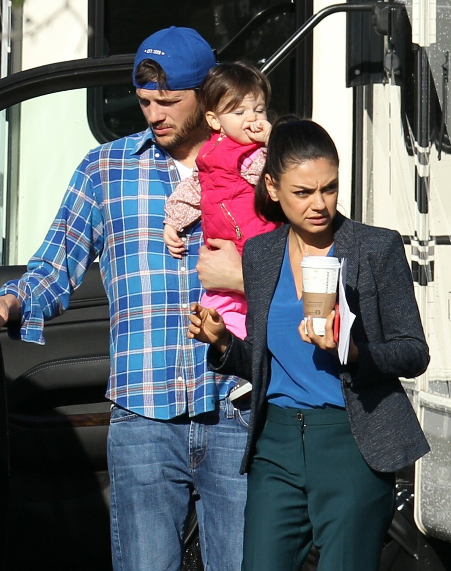 Mila Kunis a Ashton Kutcher s dcérkou