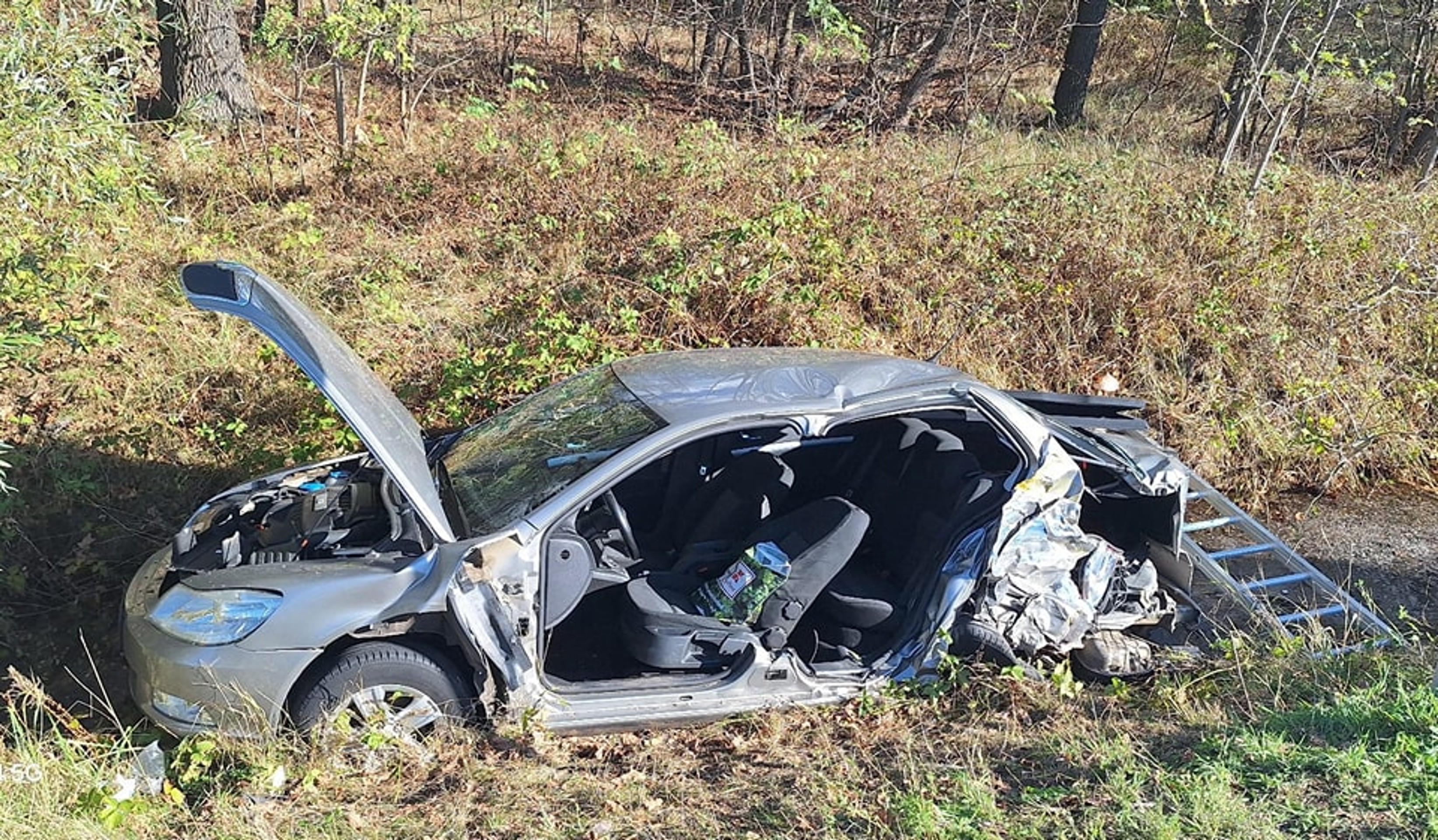 Medzi Kútmi a Holíčom sa v okrese Senica v stredu poobede zrazil autobus s osobným autom