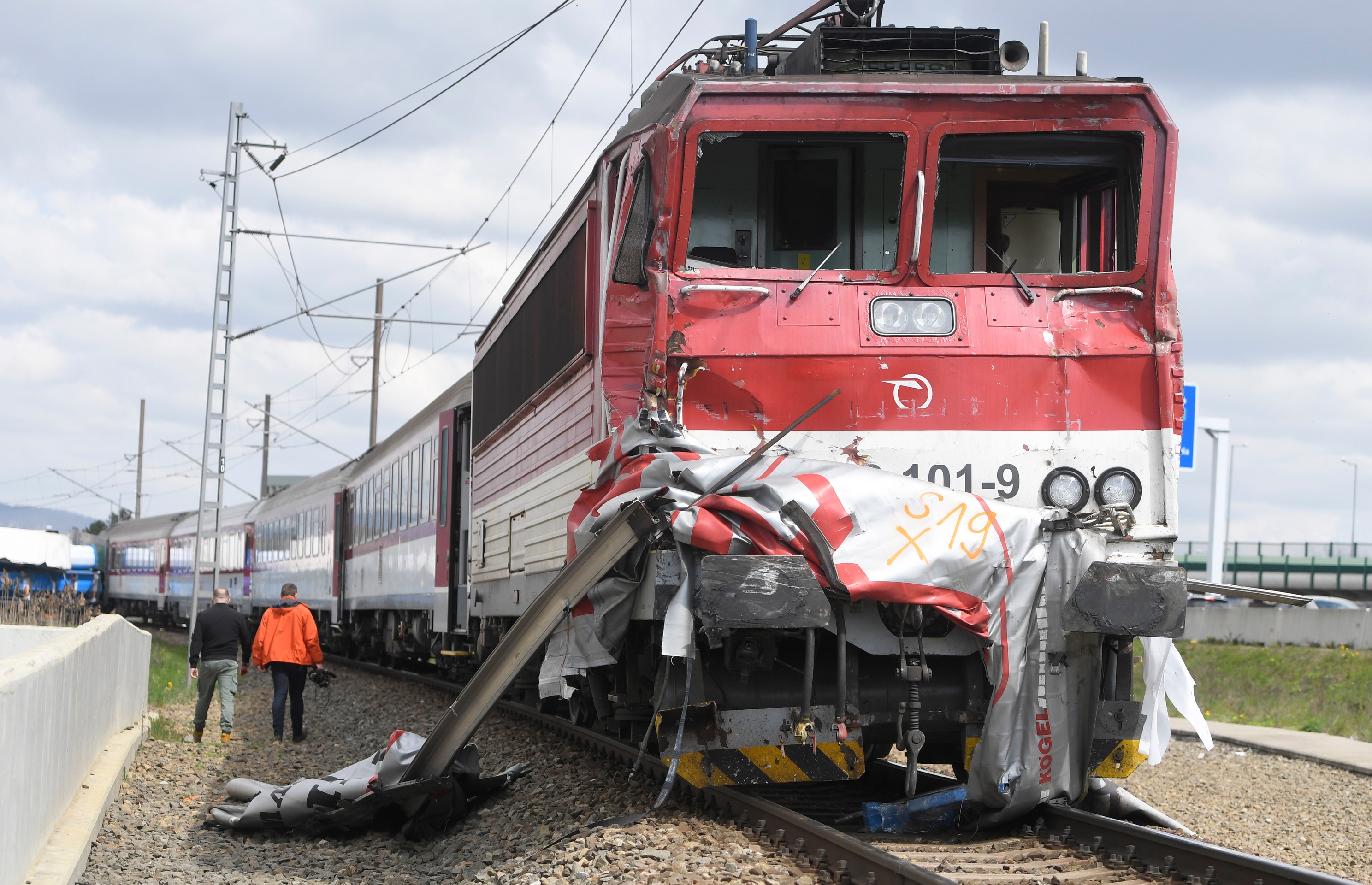 Vlak sa zrazil s kamiónom
