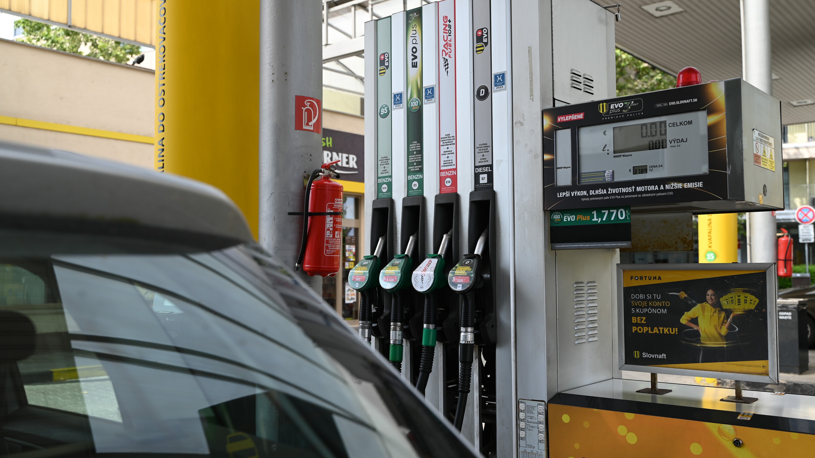 Palivo za takmer 4 eurá