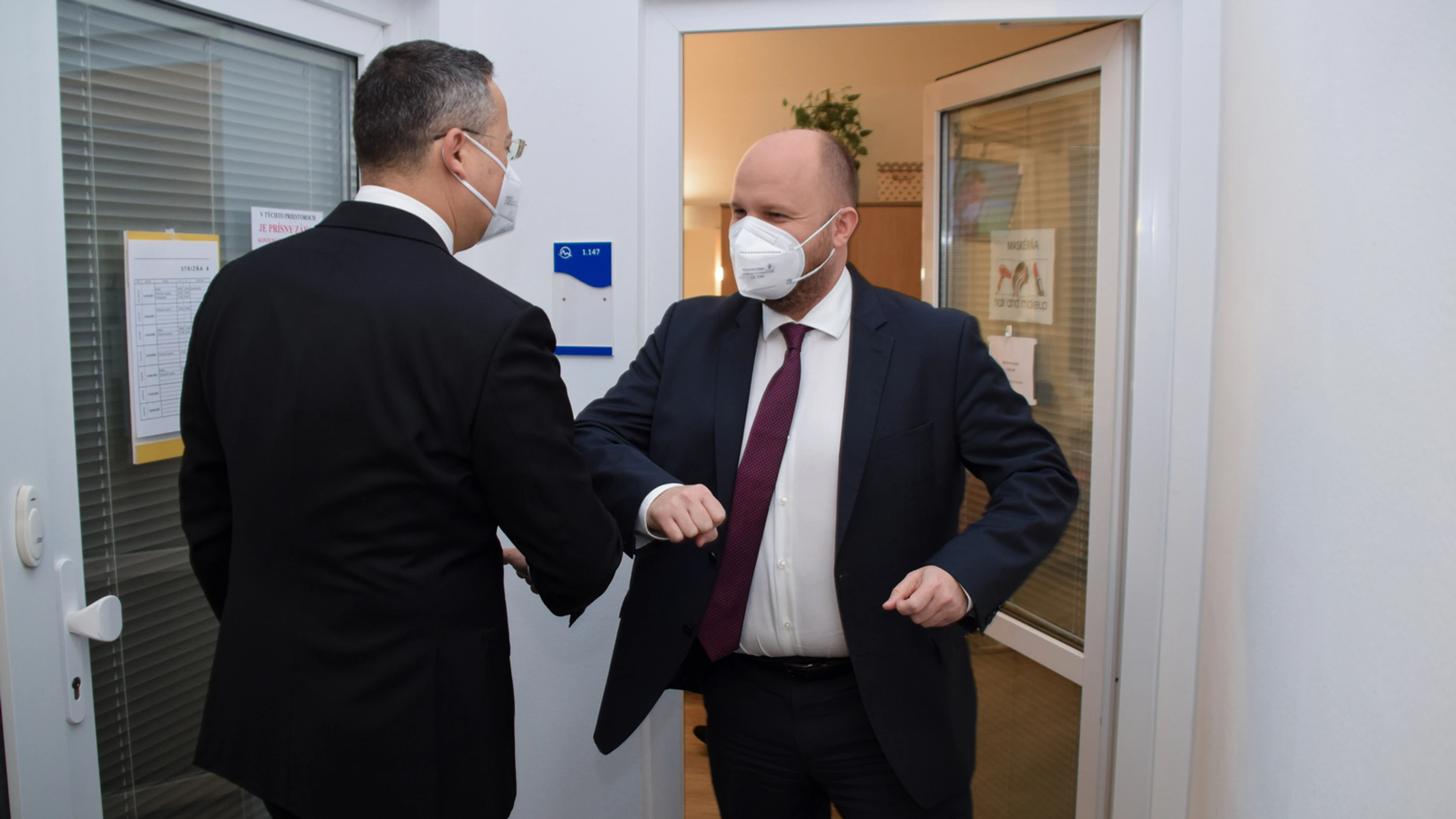 Jaroslav Naď a Ladislav Kamenický pred natáčaním.